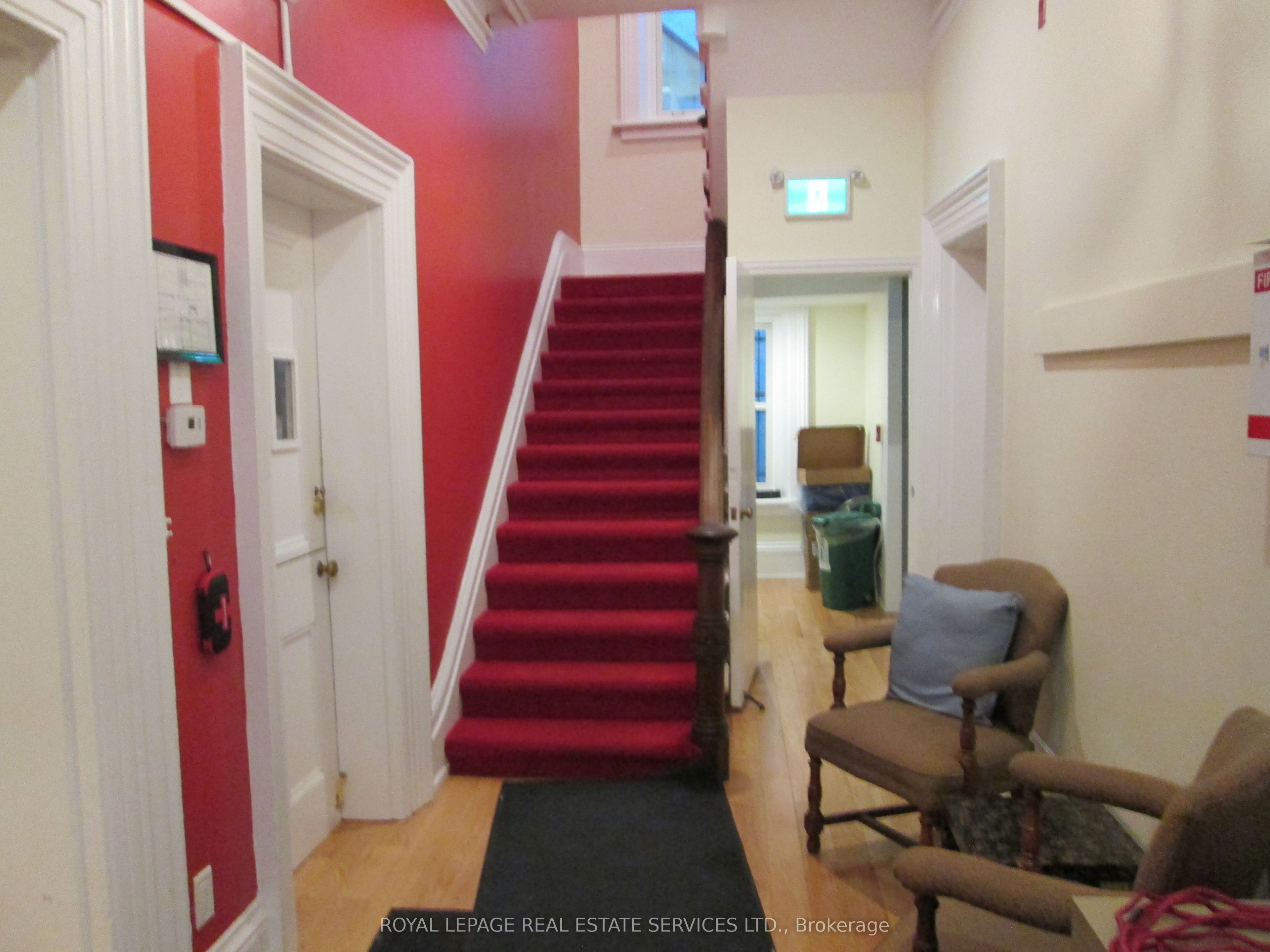 10 Trinity Square Property Photo 2