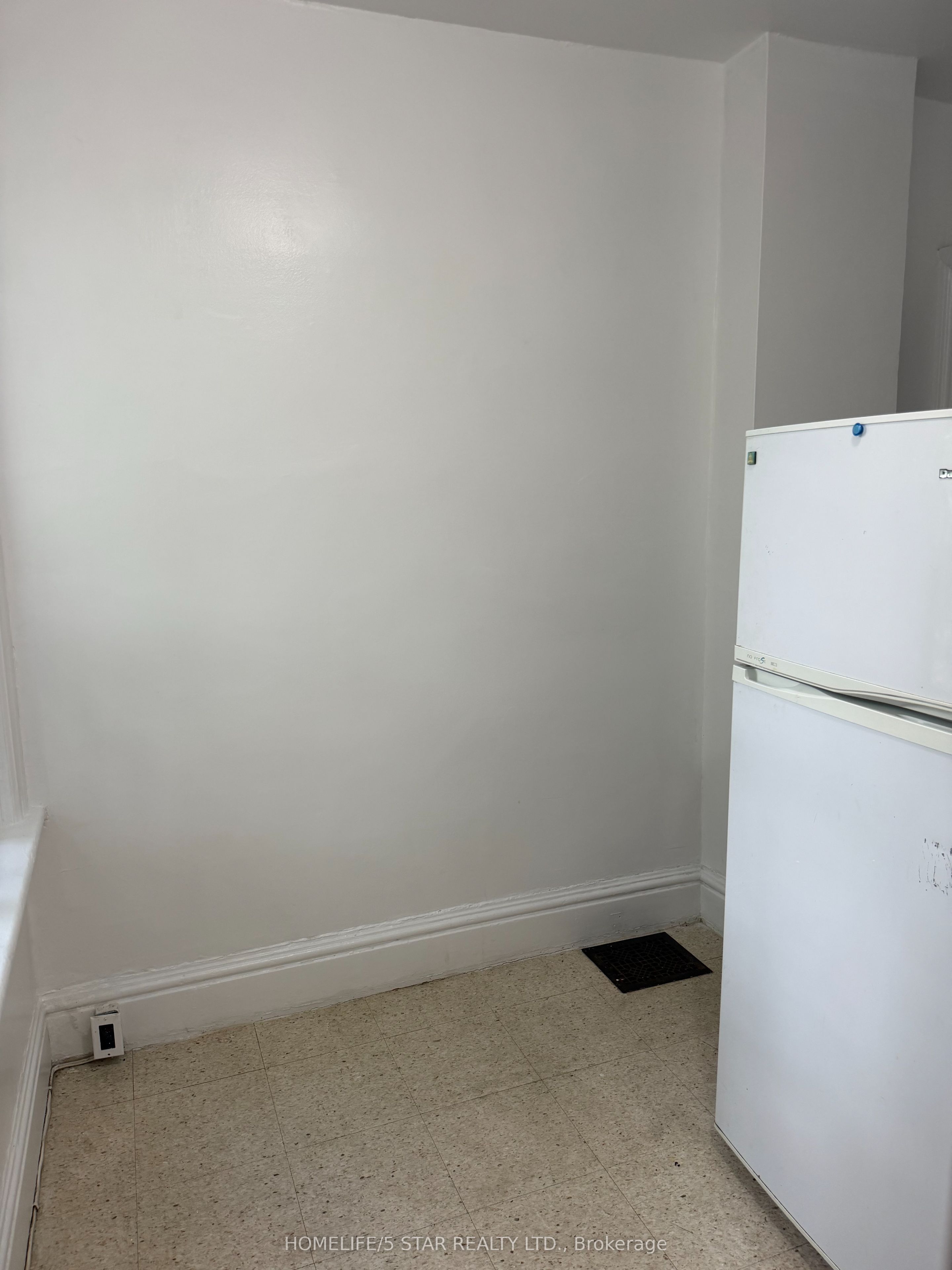 743 Euclid Avenue Apt 2 Property Photo 5