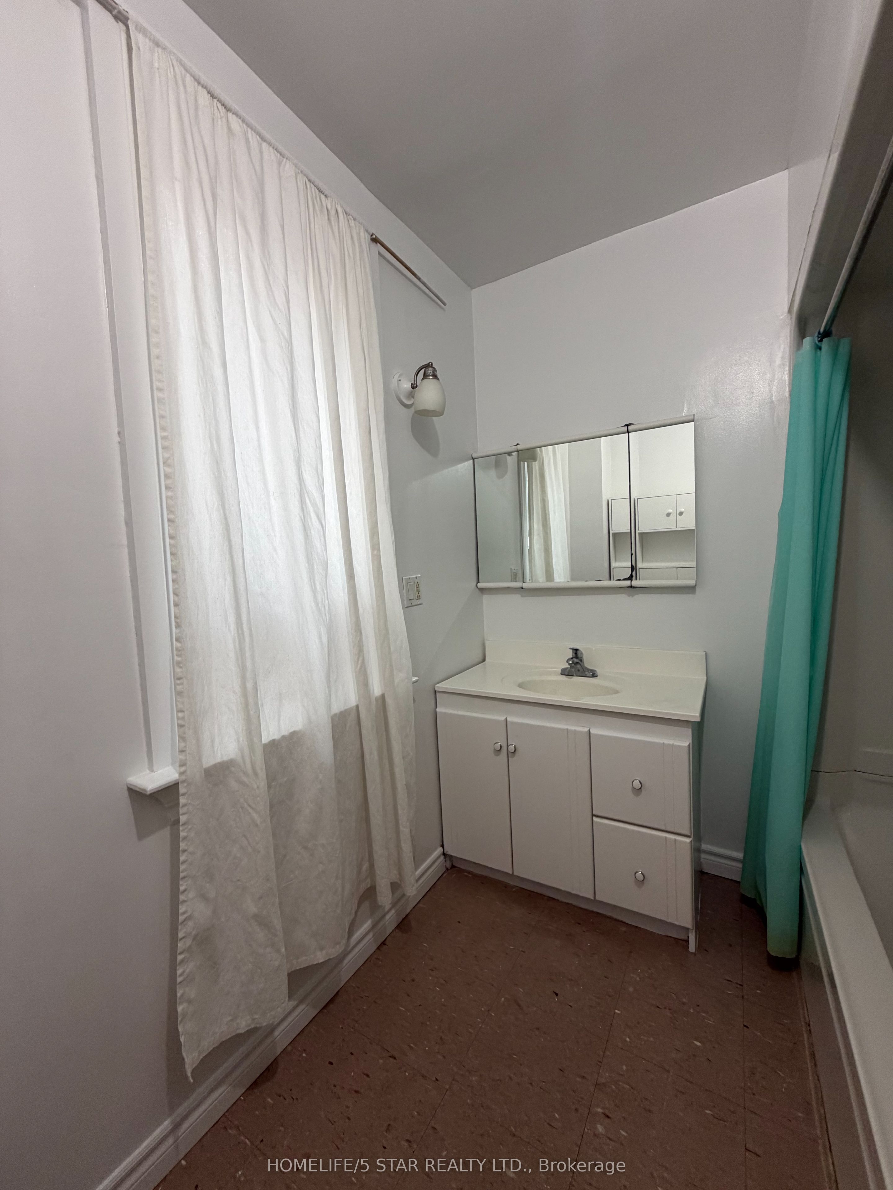 743 Euclid Avenue Apt 2 Property Photo 8