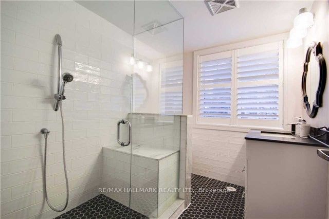 24 Glendora Avenue Property Photo 14