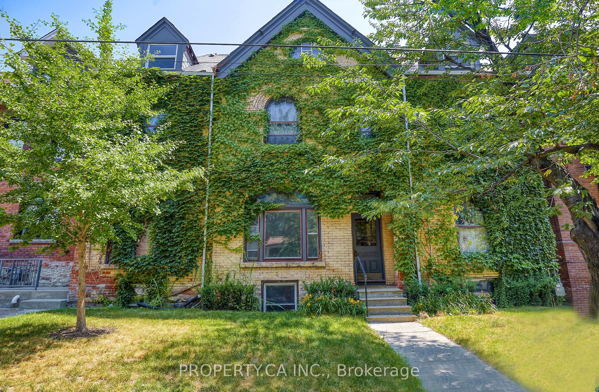 345 Gladstone Avenue Property Photo 1