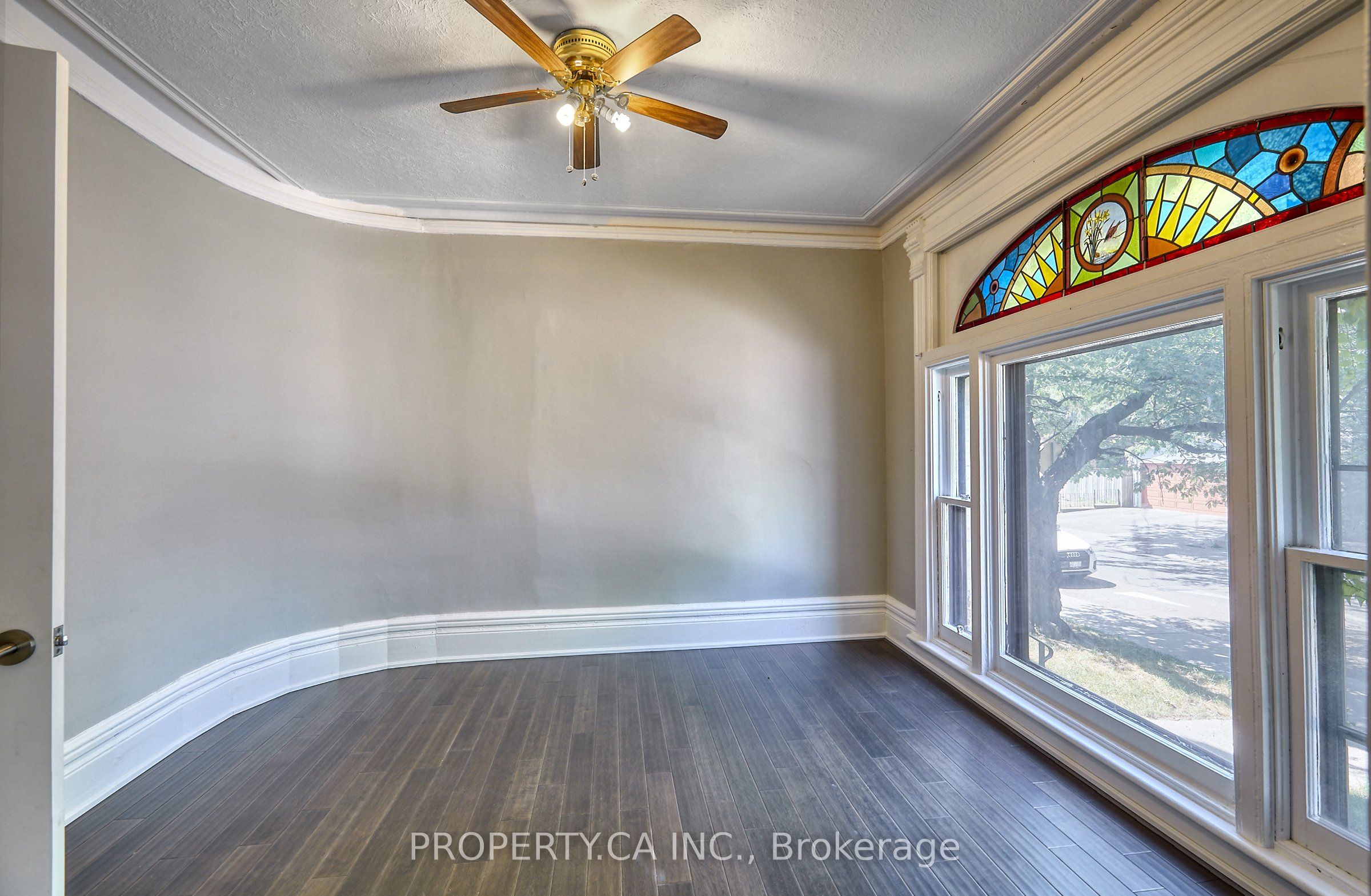 345 Gladstone Avenue Property Photo 5