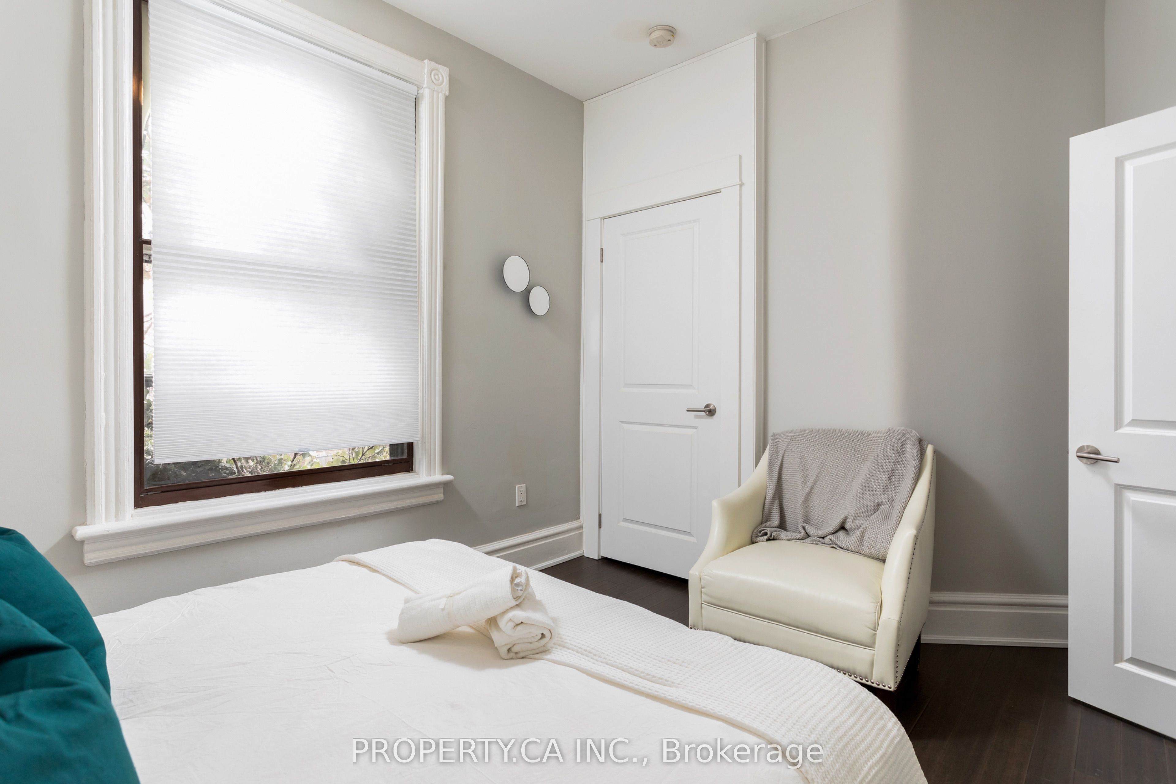 345 Gladstone Avenue Property Photo 43