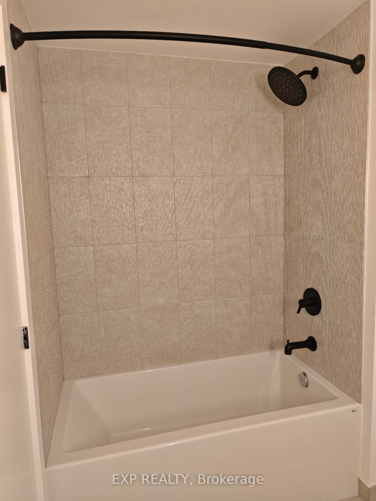 91 Montclair Avenue 902 Property Photo 6