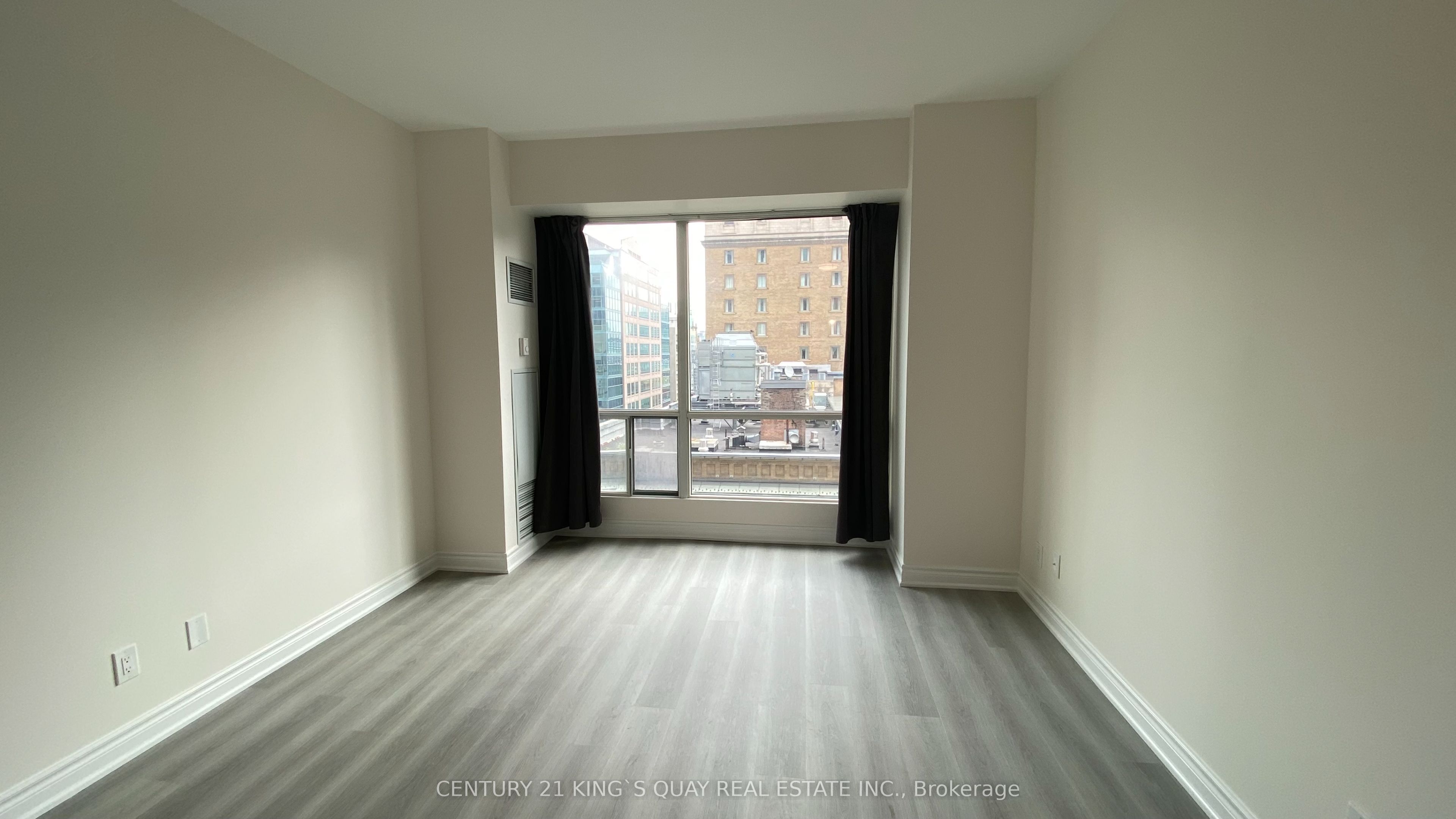 7 King Street E 1214 Property Photo 1