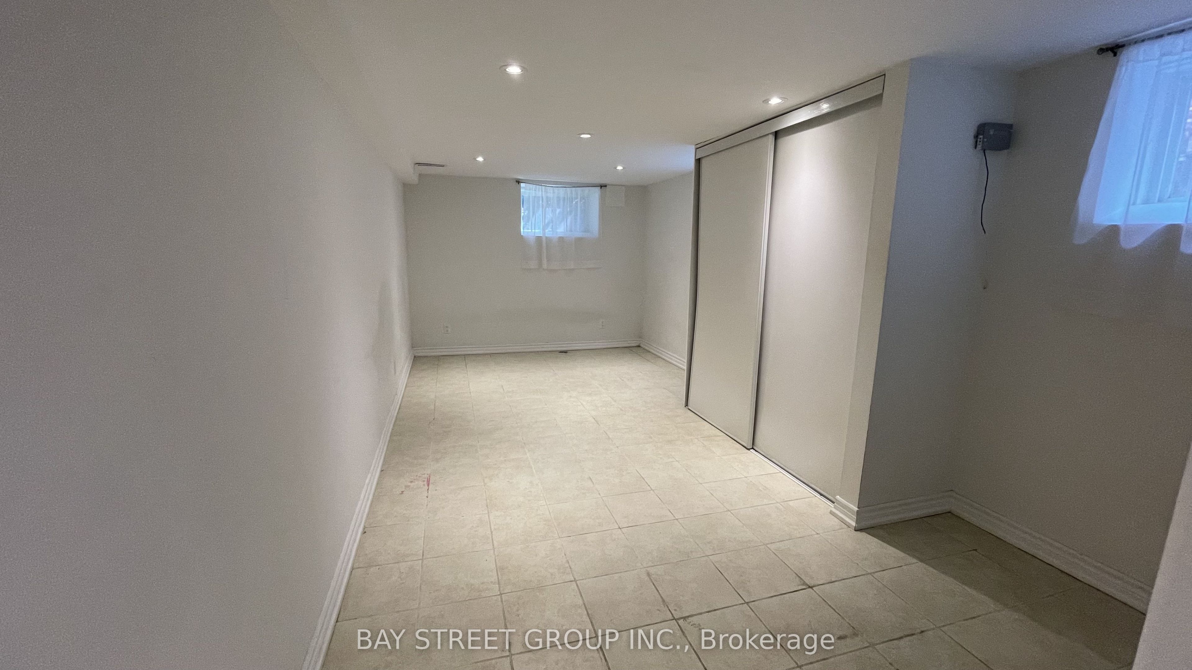 260 Moore Park Avenue Property Photo 17