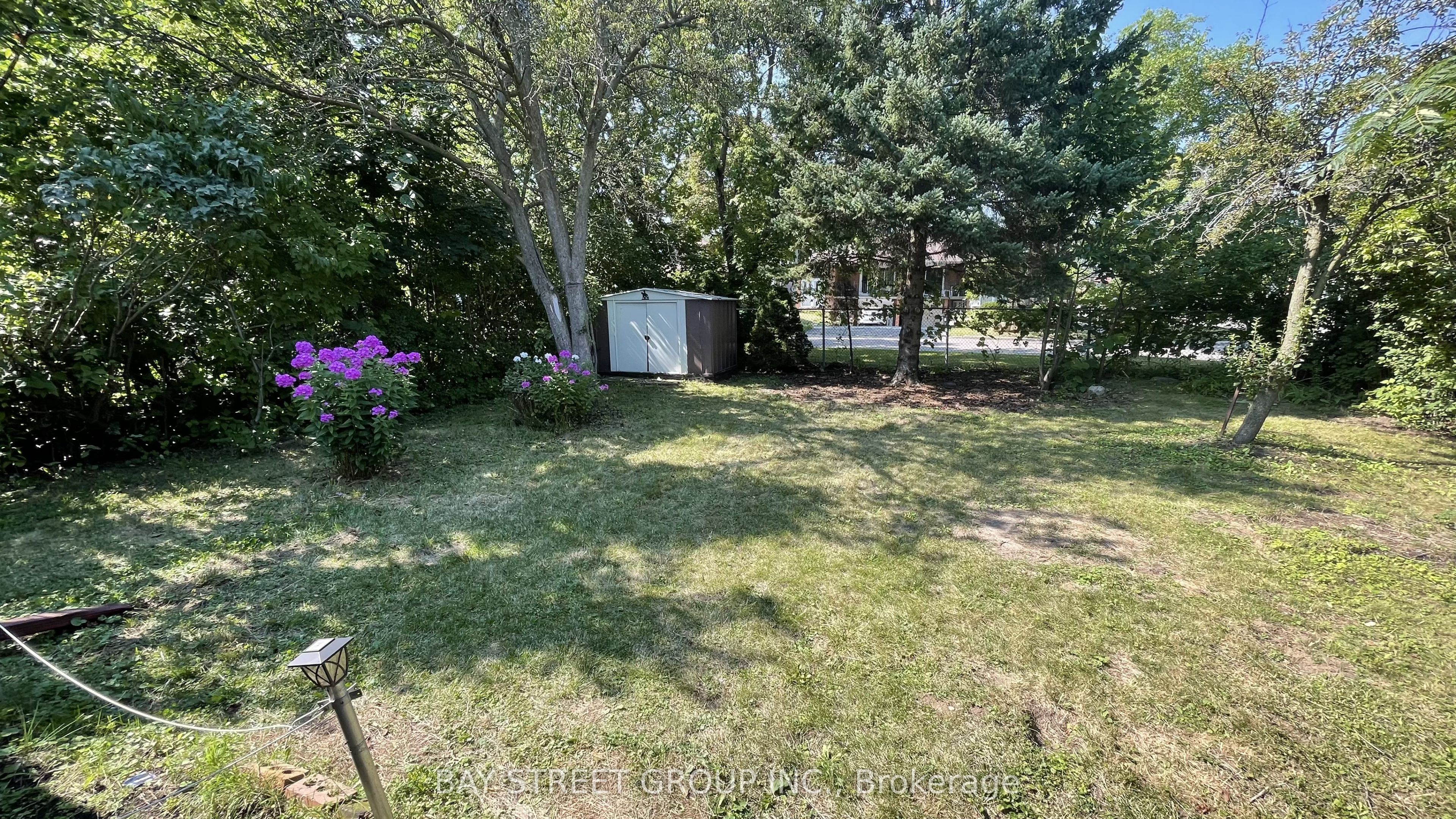 260 Moore Park Avenue Property Photo 21