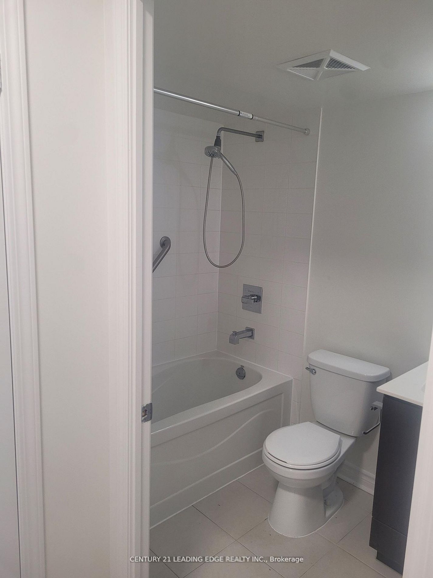 27 Rean Drive 606 Property Photo 10