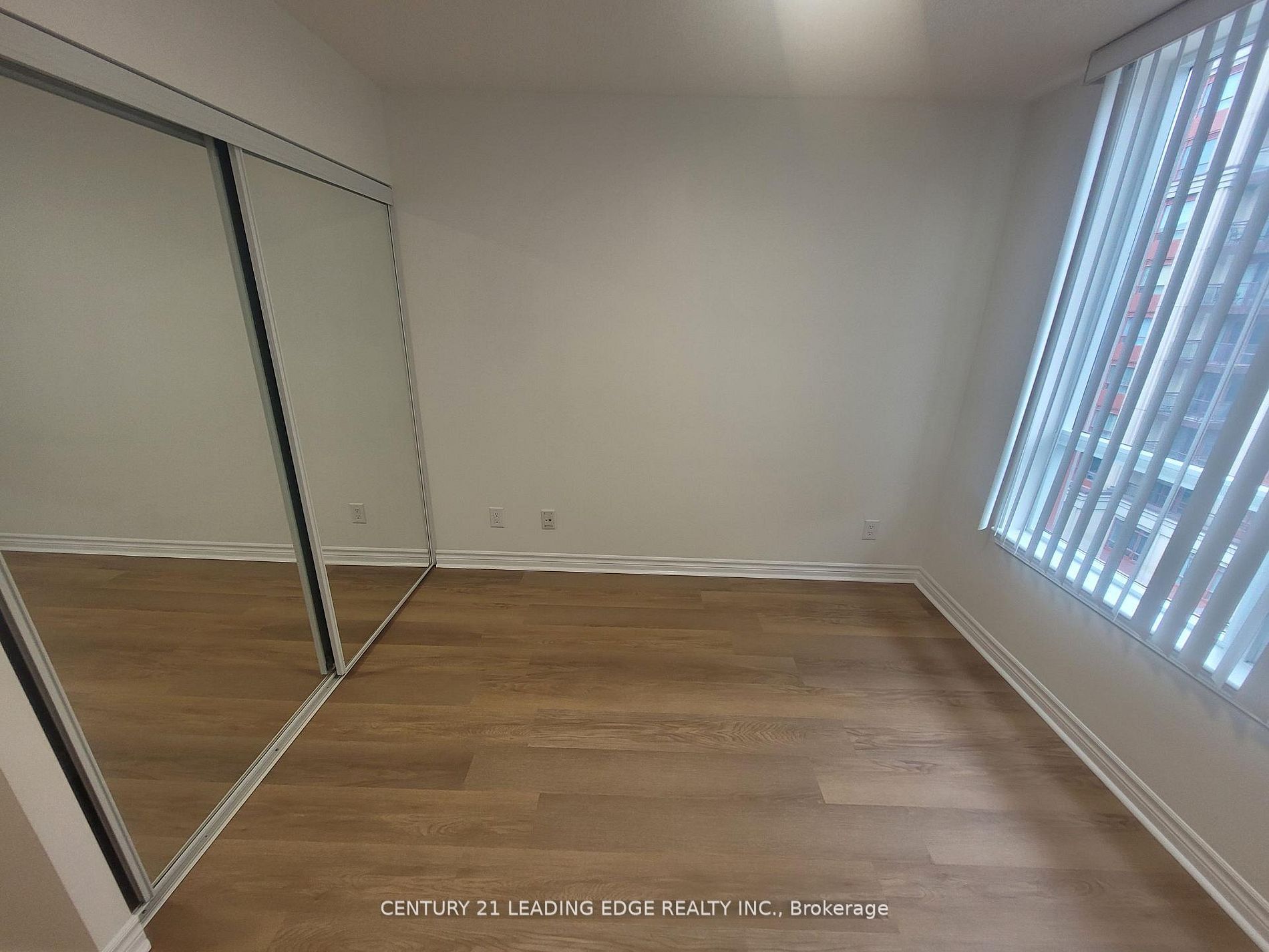 27 Rean Drive 606 Property Photo 11