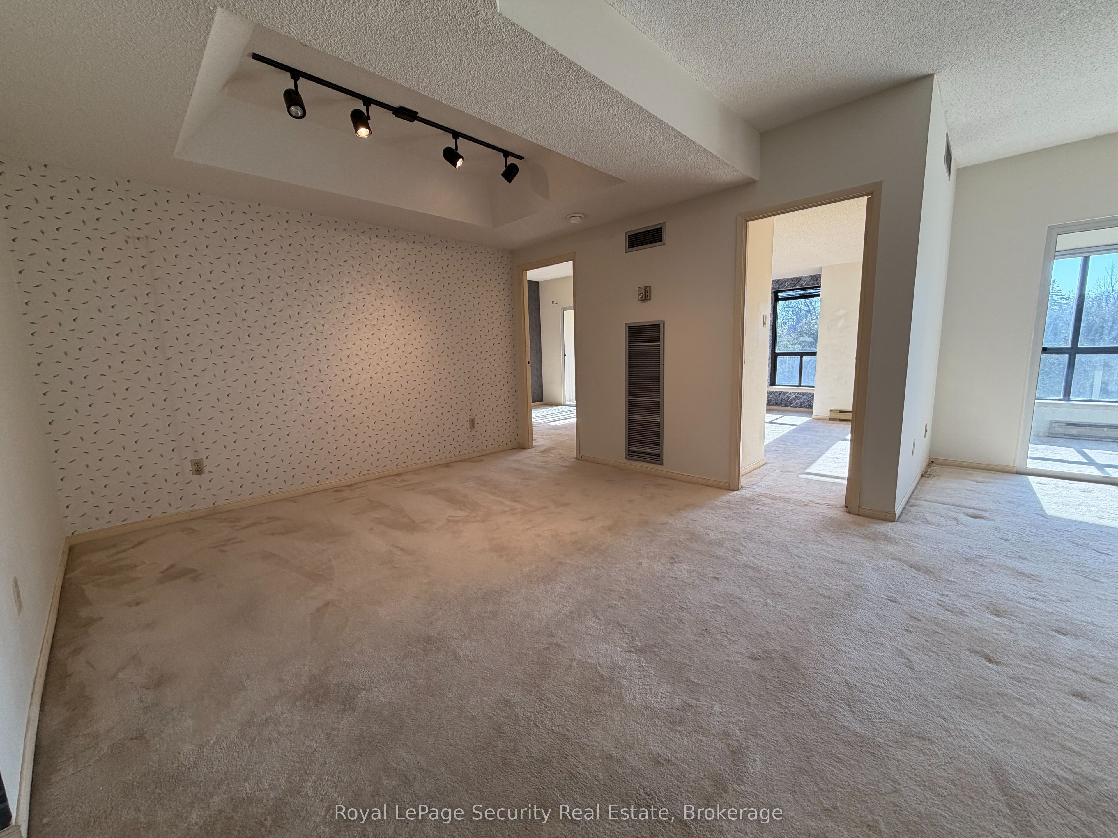 20 Glebe Road W 10 Property Photo 15