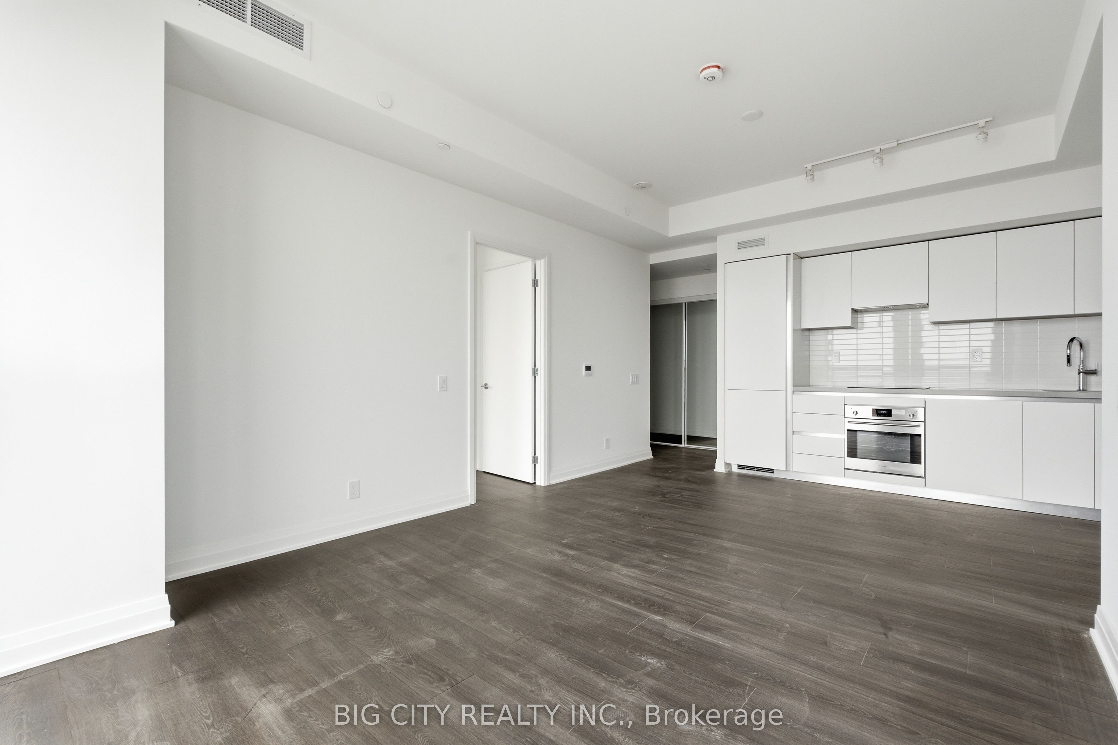 25 Frederick Todd Way 1010 Property Photo 10