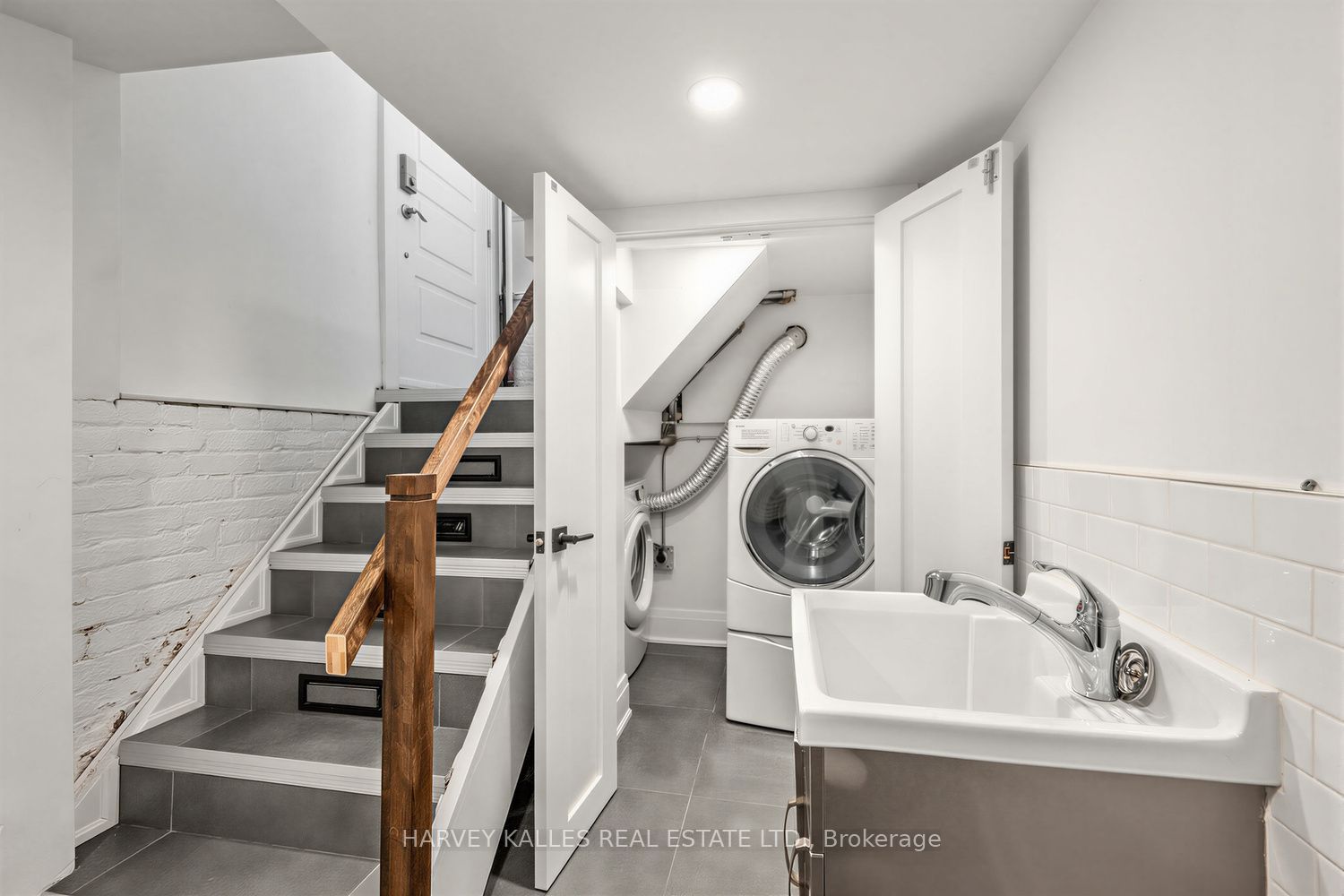 61 Appleton Avenue Property Photo 34