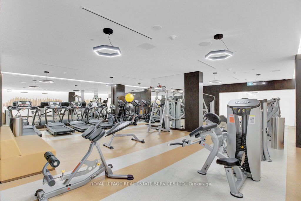 2 Sonic Way 101 Property Photo 10