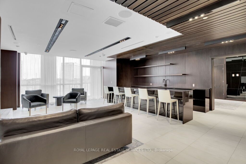 2 Sonic Way 101 Property Photo 17