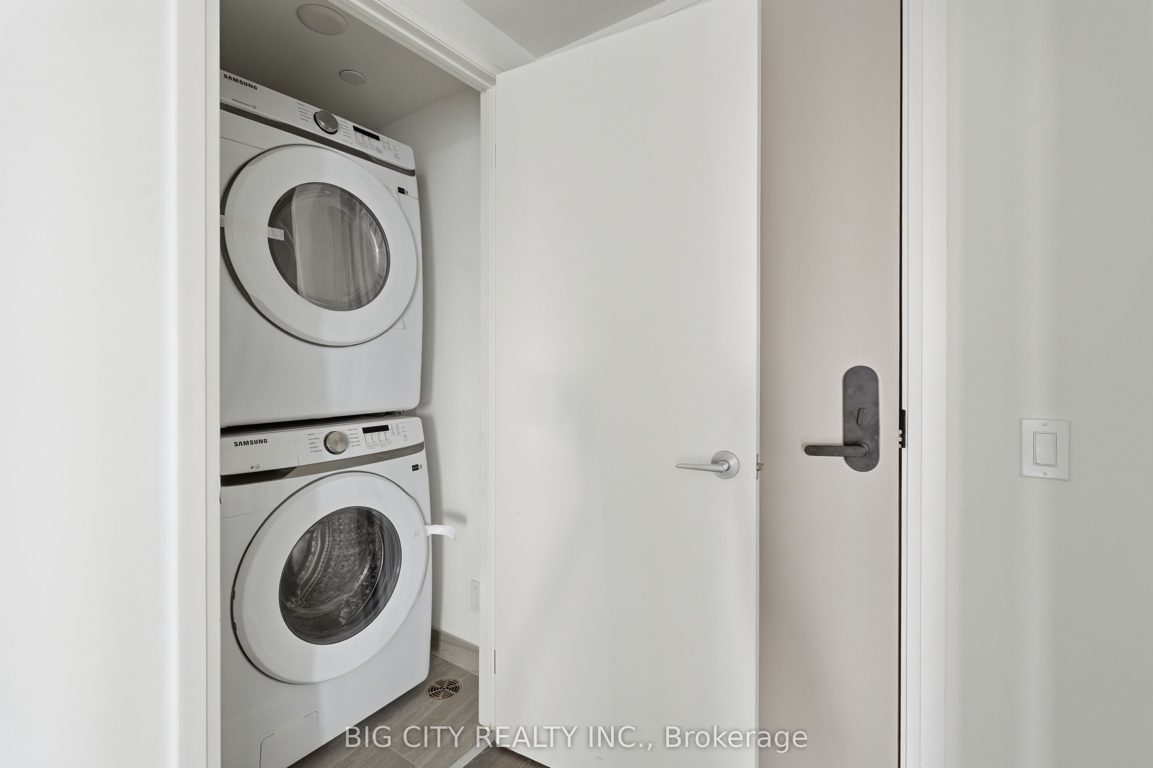 25 Frederick Todd Way 1302 Property Photo 20