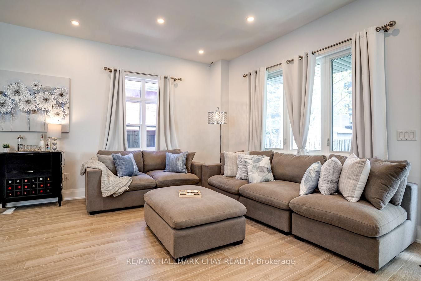 611 Northcliffe Boulevard Property Photo 8