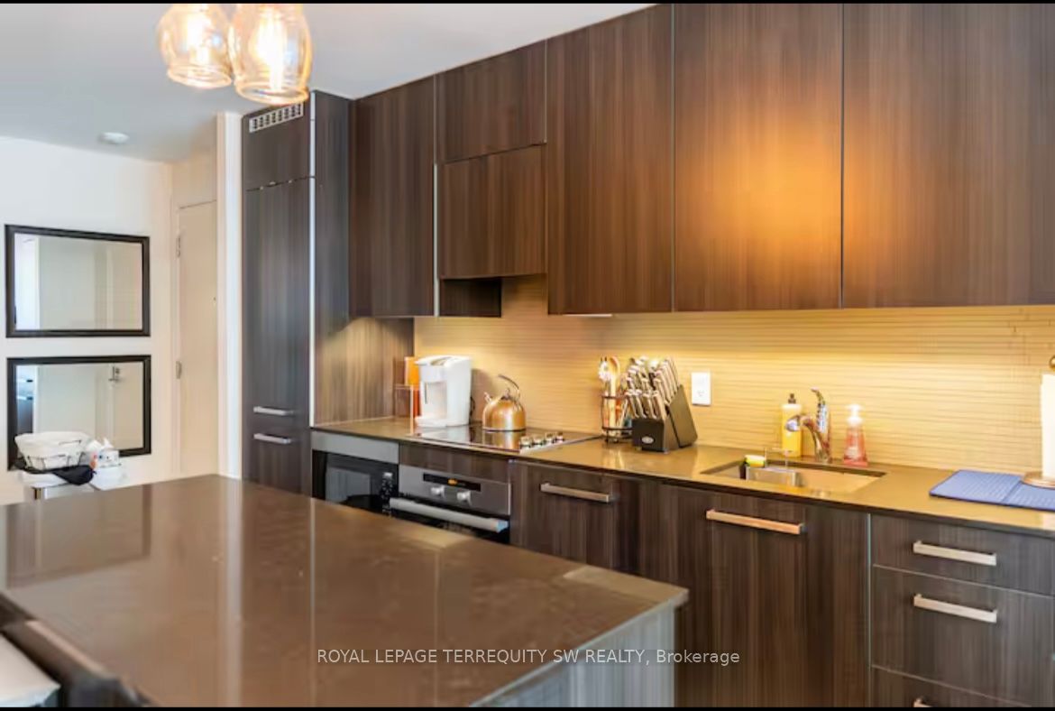 8 The Esplanade 2012 Property Photo 9