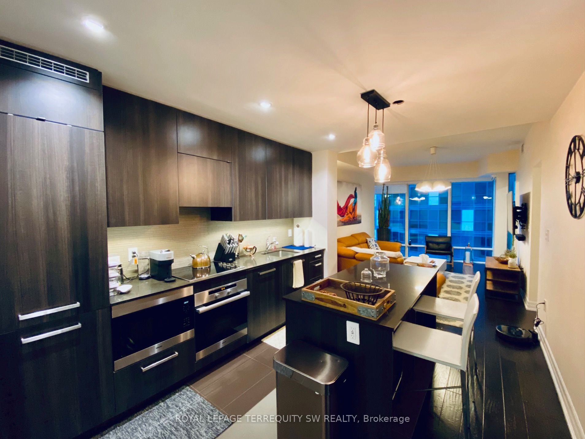 8 The Esplanade 2012 Property Photo 14