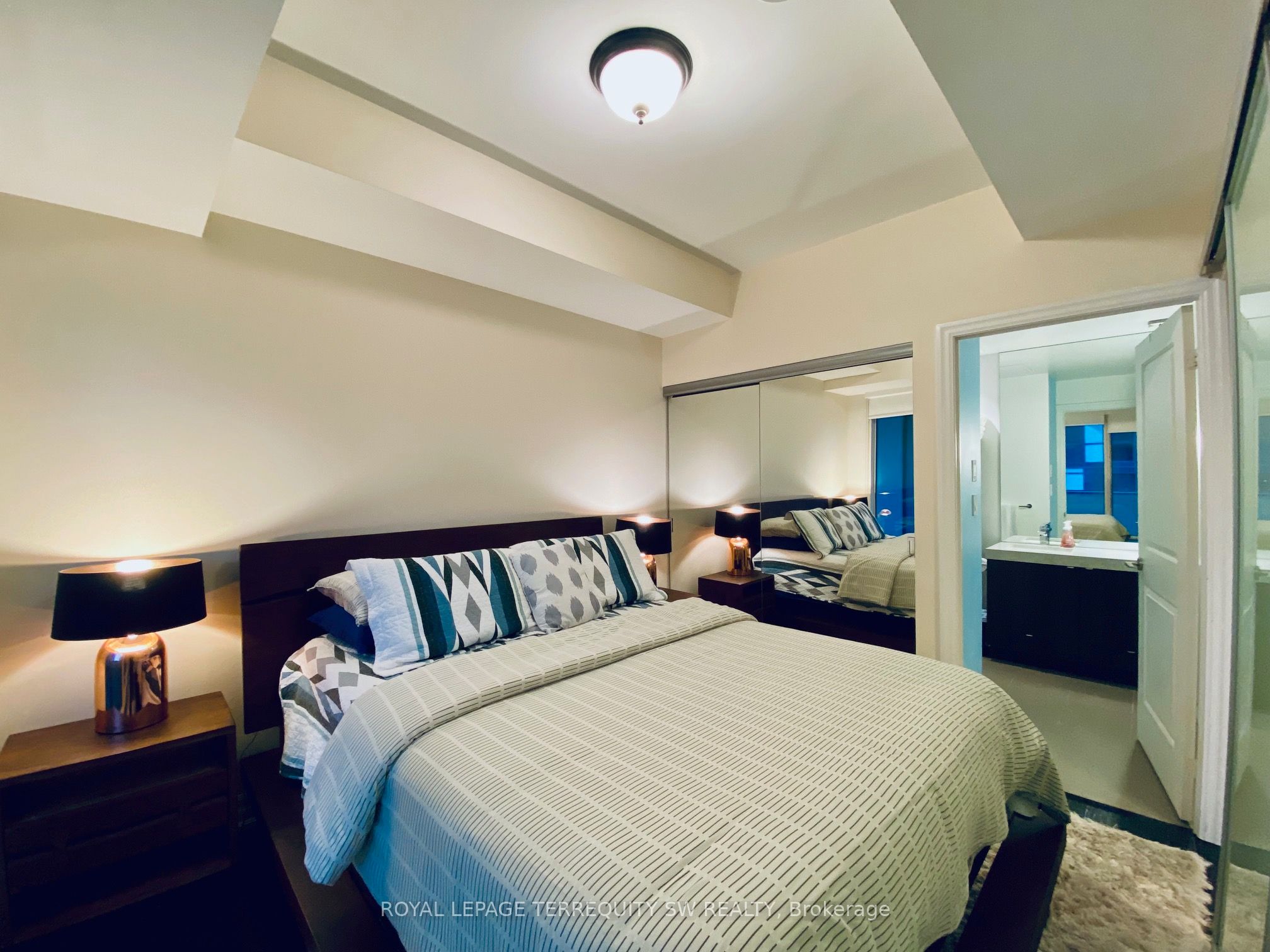 8 The Esplanade 2012 Property Photo 19
