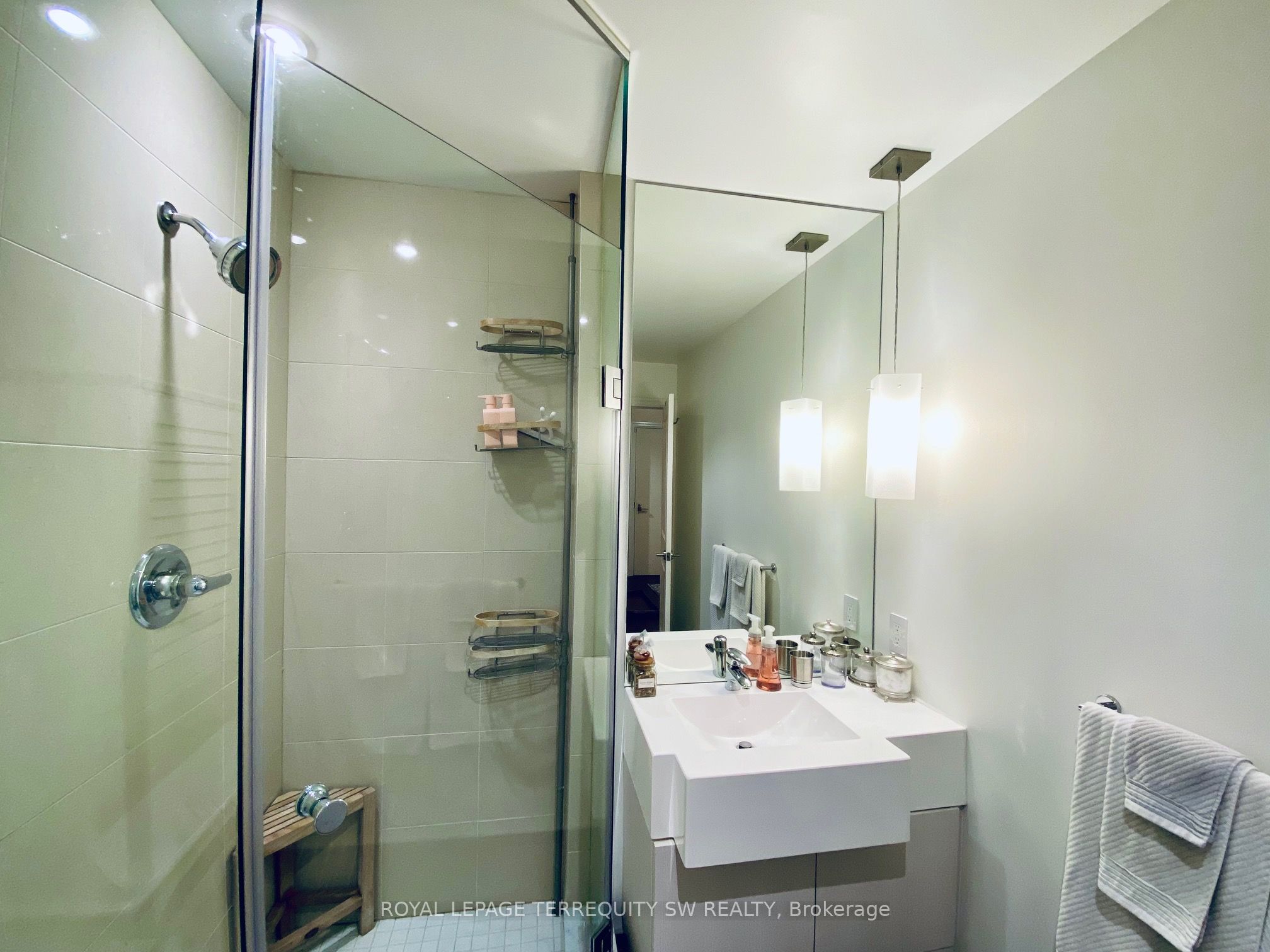 8 The Esplanade 2012 Property Photo 21