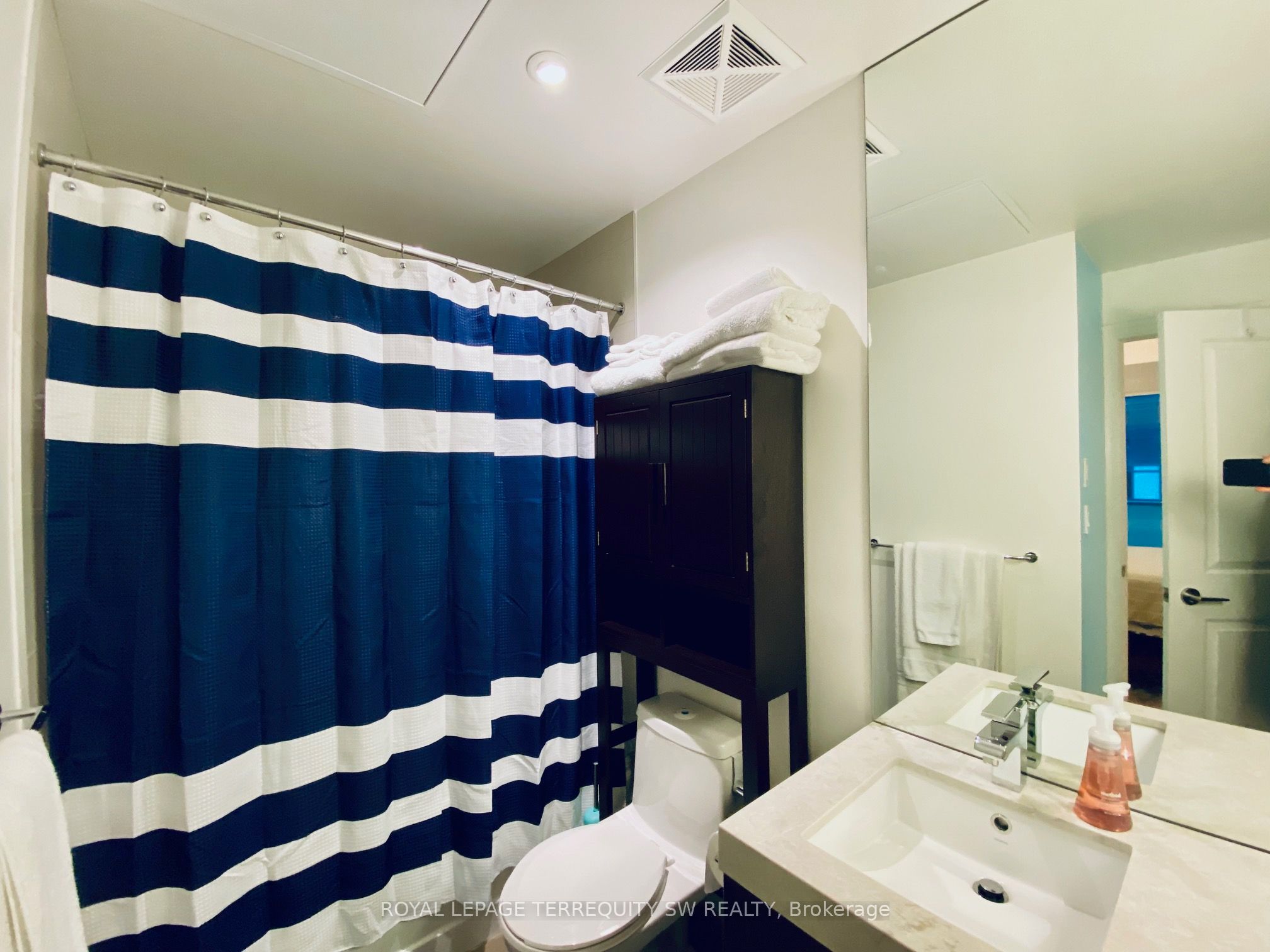 8 The Esplanade 2012 Property Photo 23