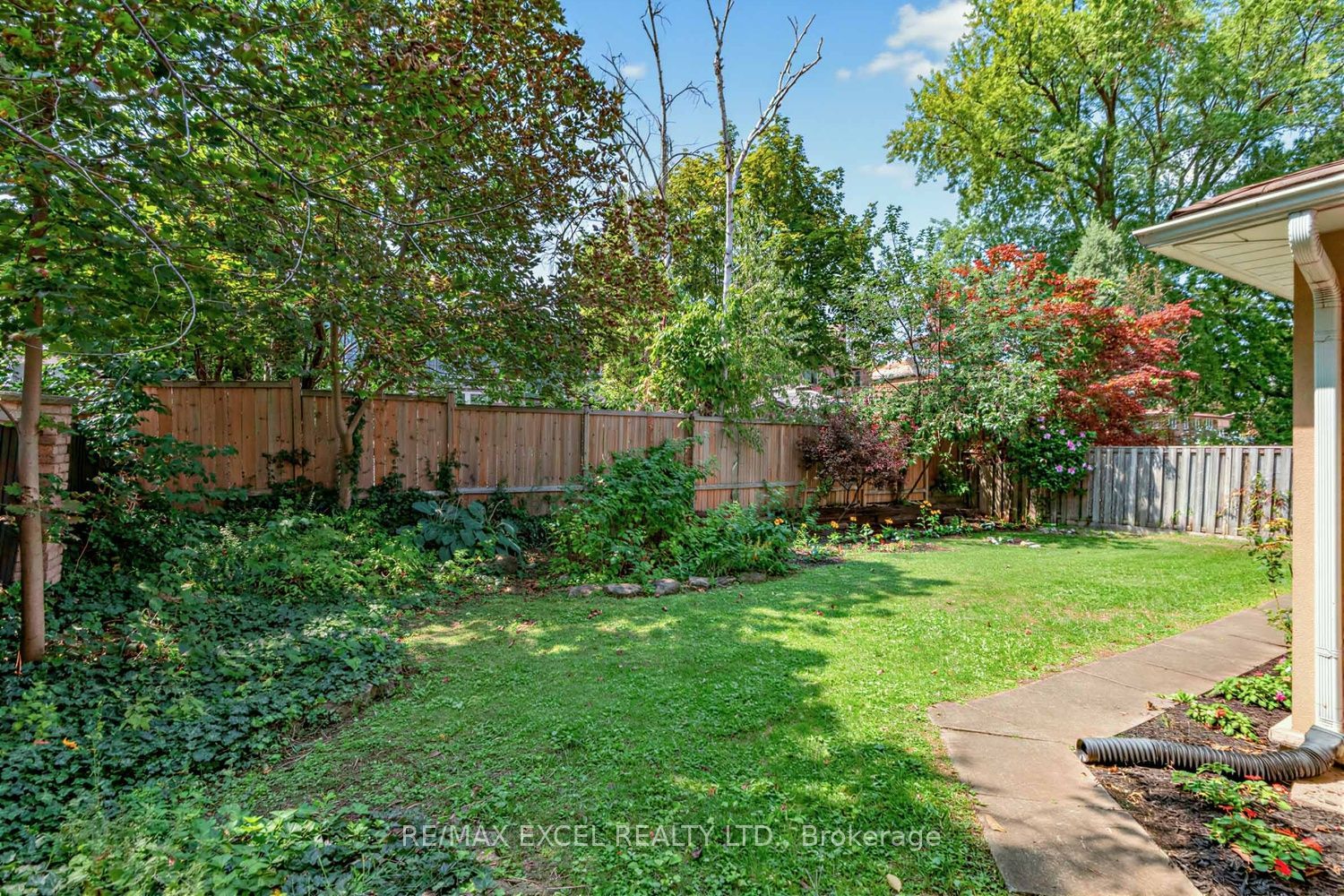 28 Robinter Drive Property Photo 38