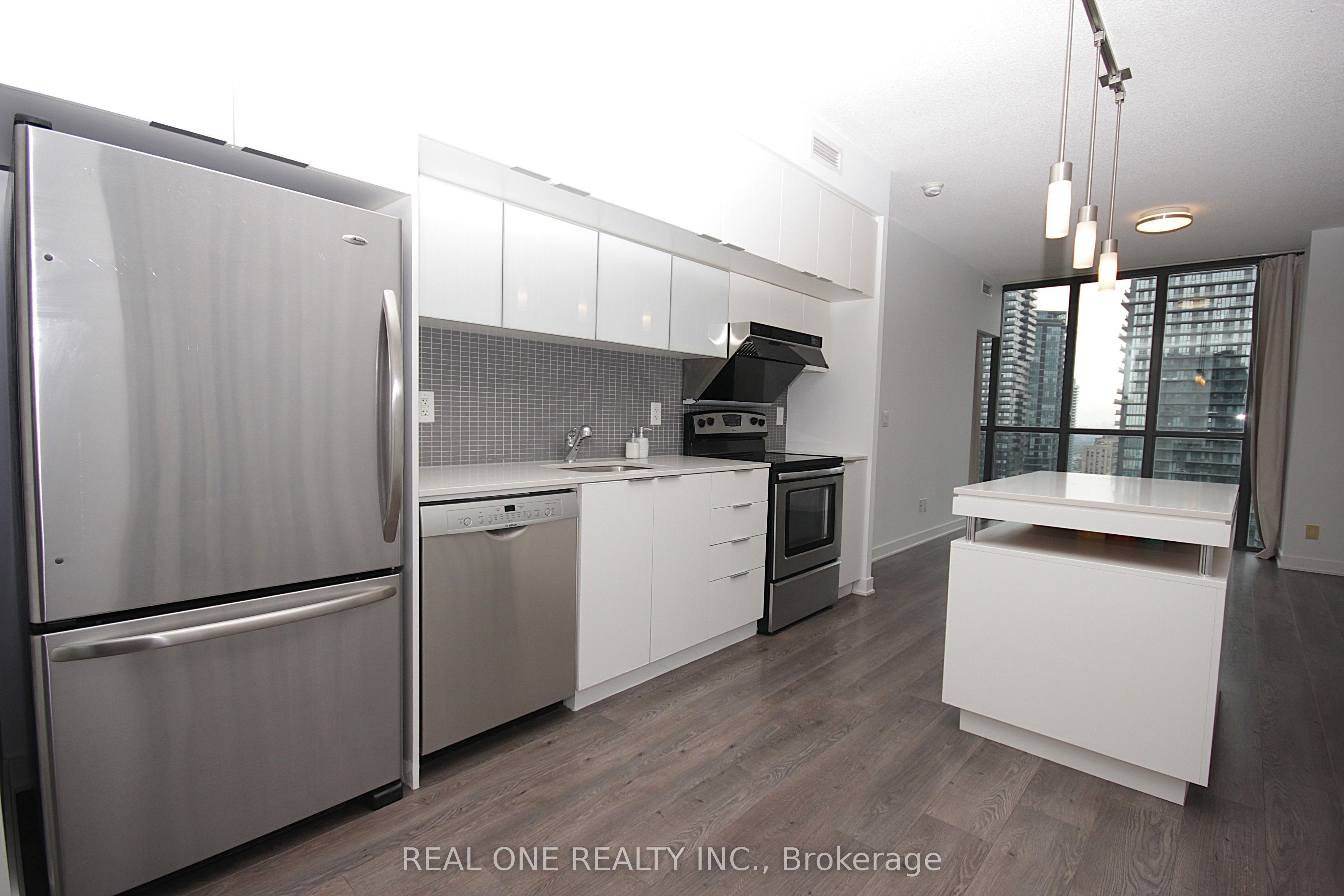 110 Charles Street E 3505 Property Photo 6