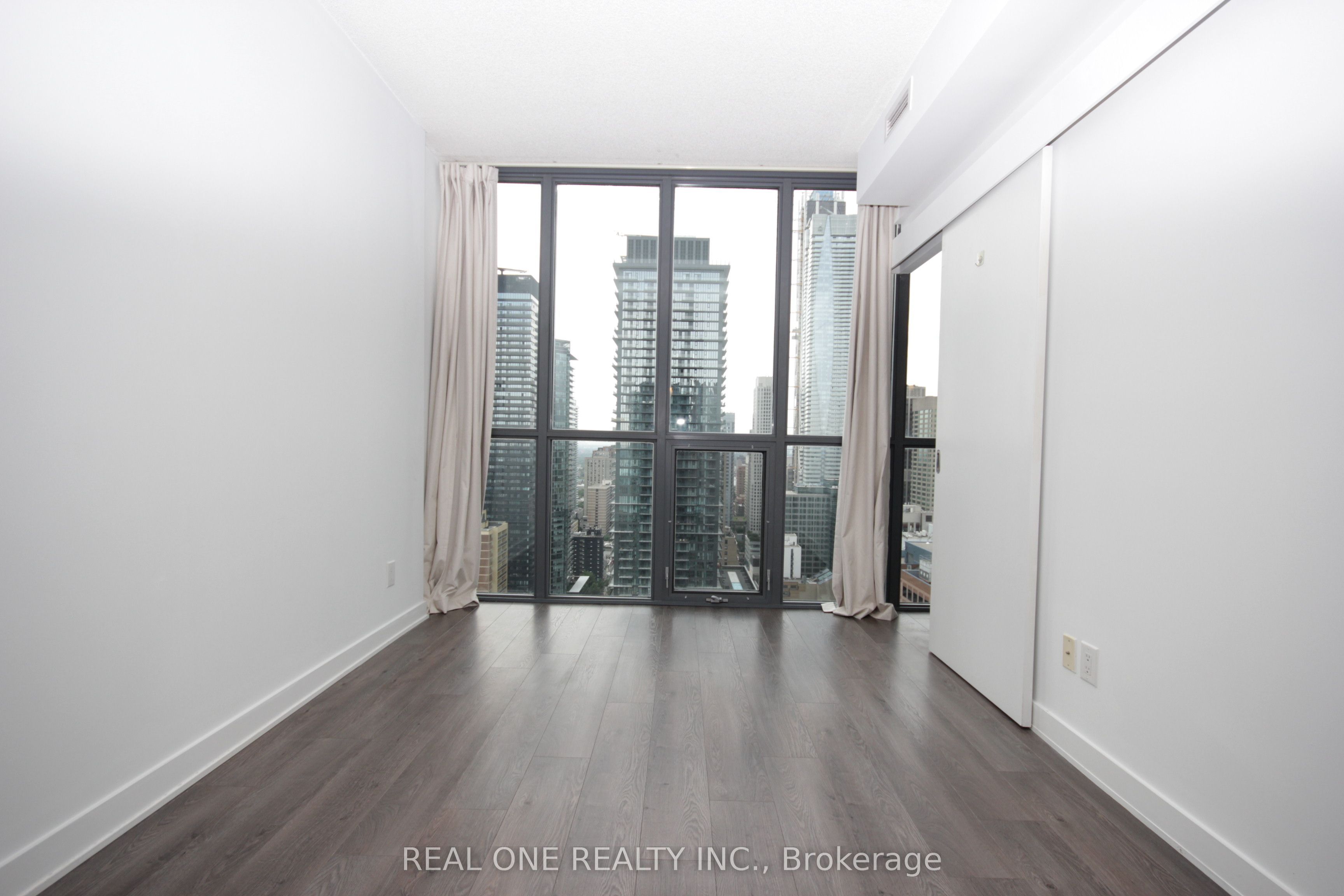 110 Charles Street E 3505 Property Photo 13