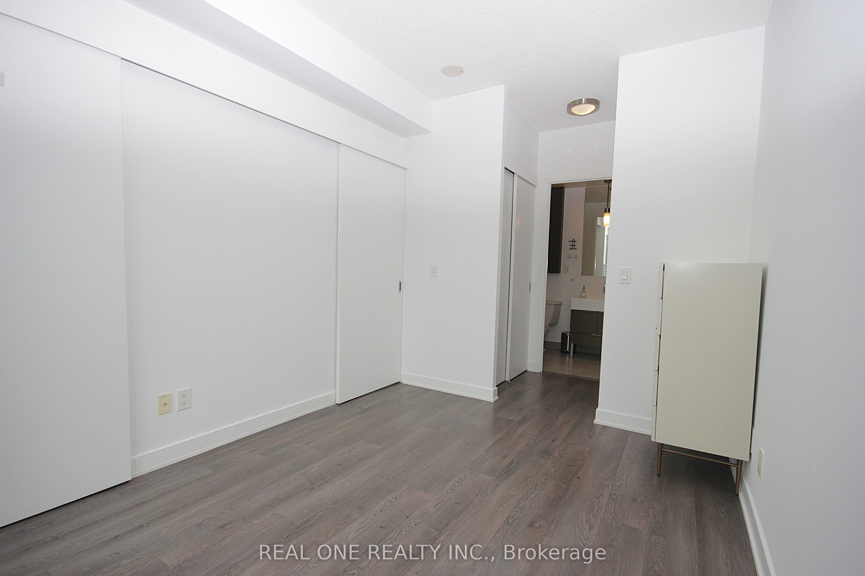 110 Charles Street E 3505 Property Photo 14