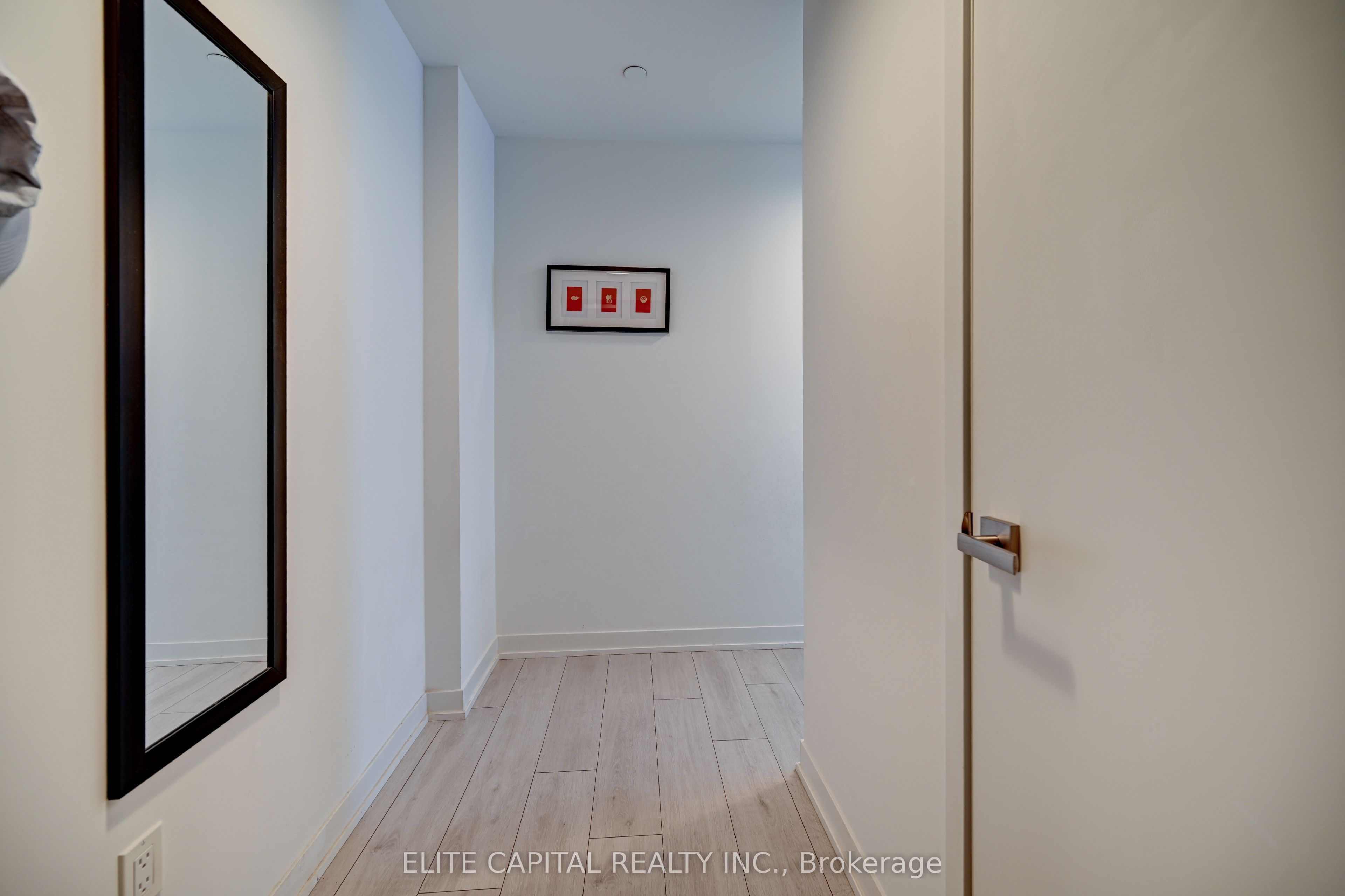 31 Tippett Road 740 Property Photo 7
