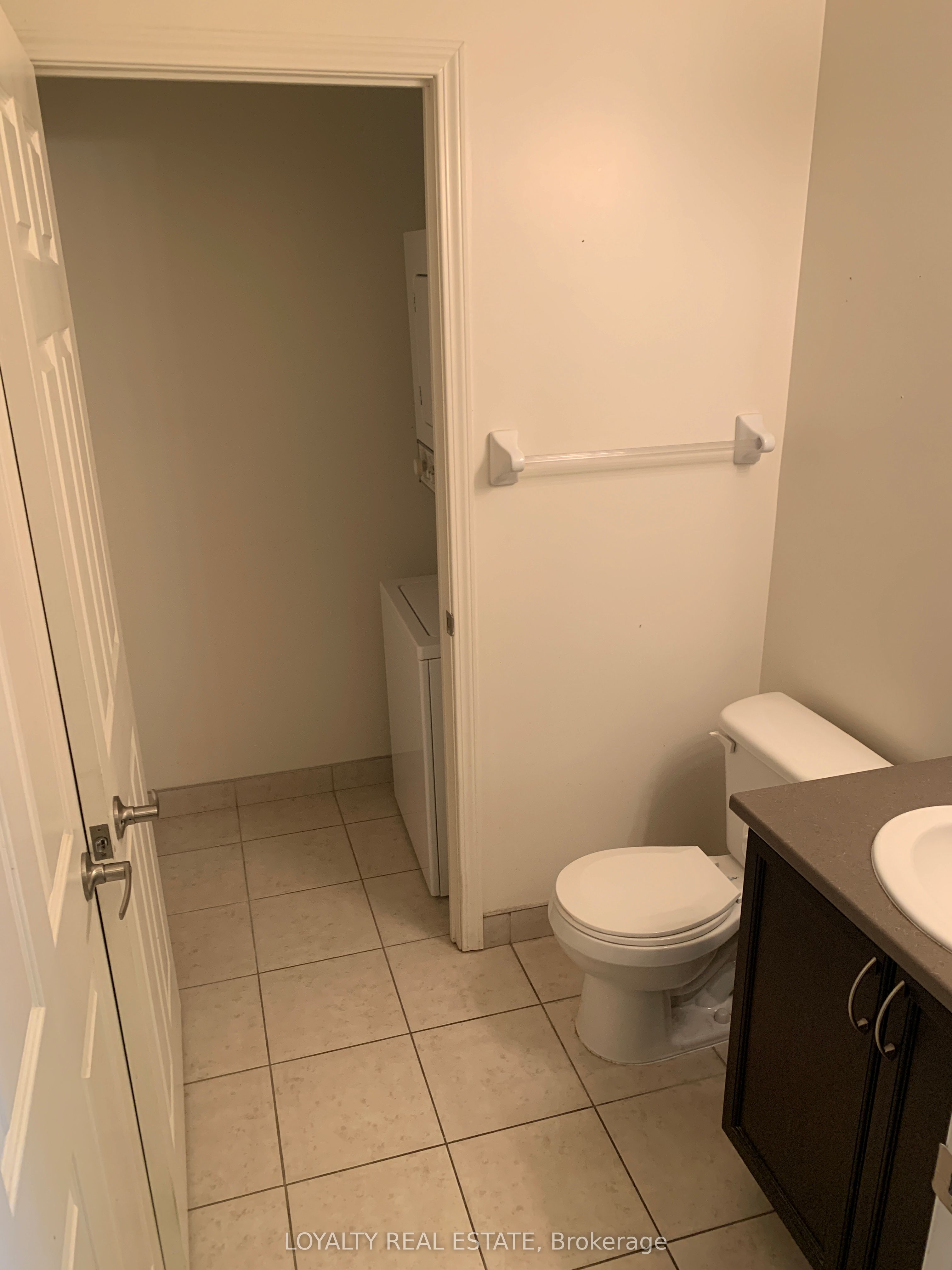 19 Grand Trunk Crescent 309 Property Photo 2