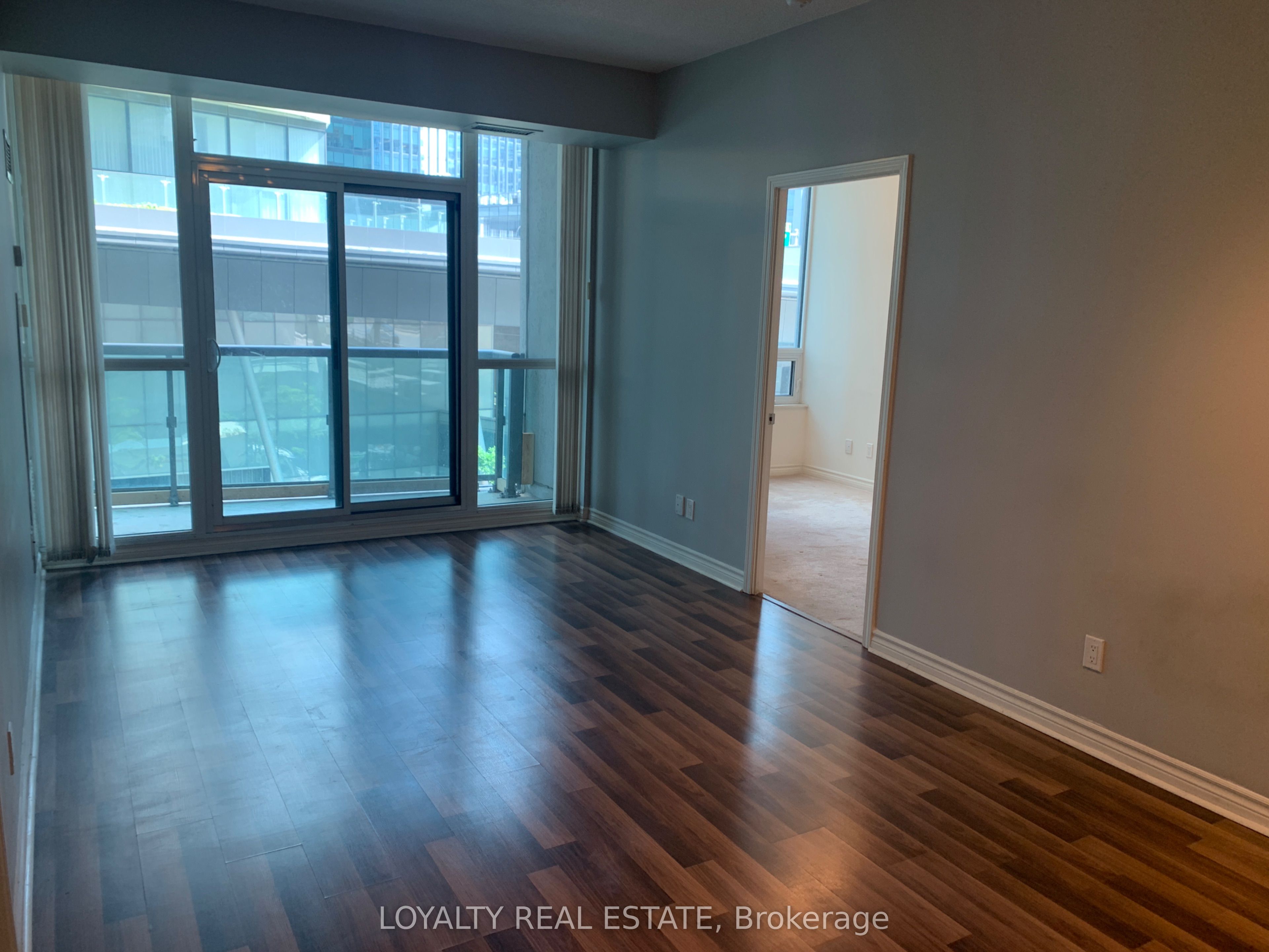 19 Grand Trunk Crescent 309 Property Photo 5