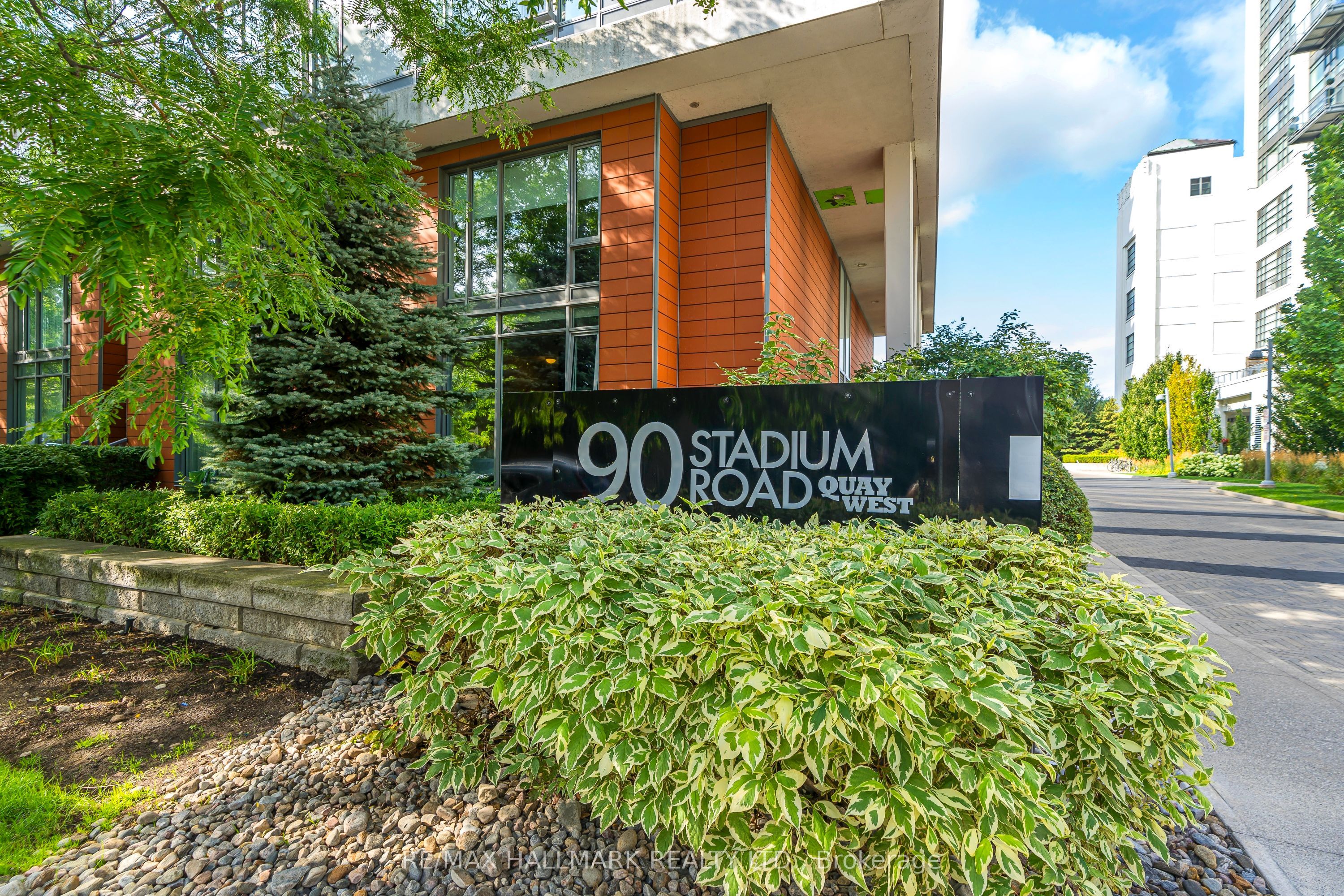 90 Stadium Road 919 Property Photo 8