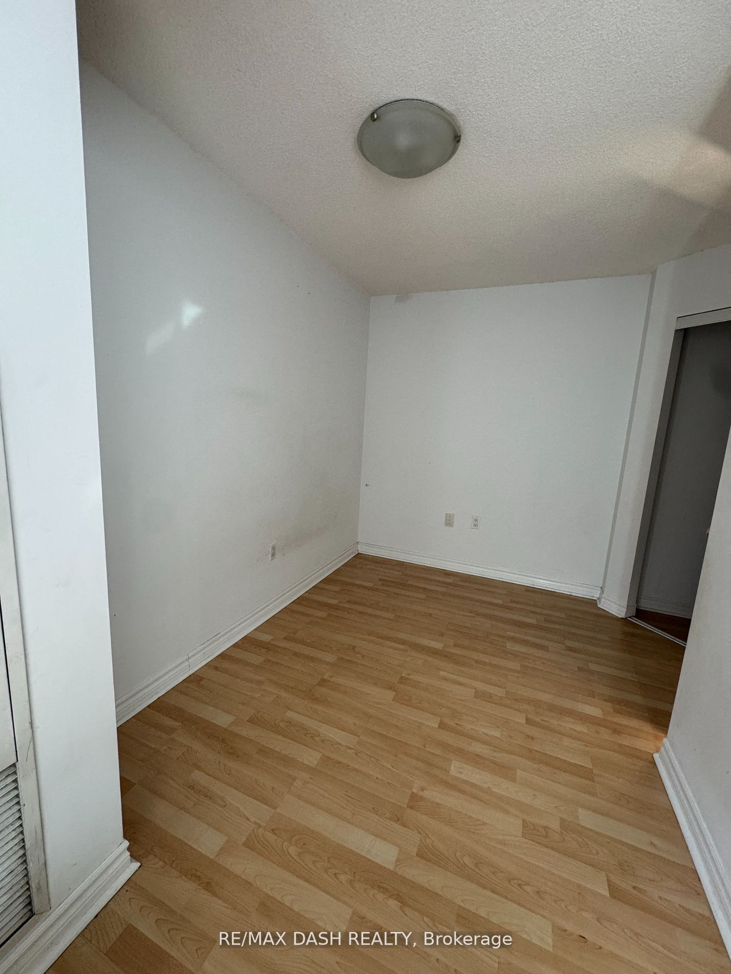 109 Front Street E 1113 Property Photo 13