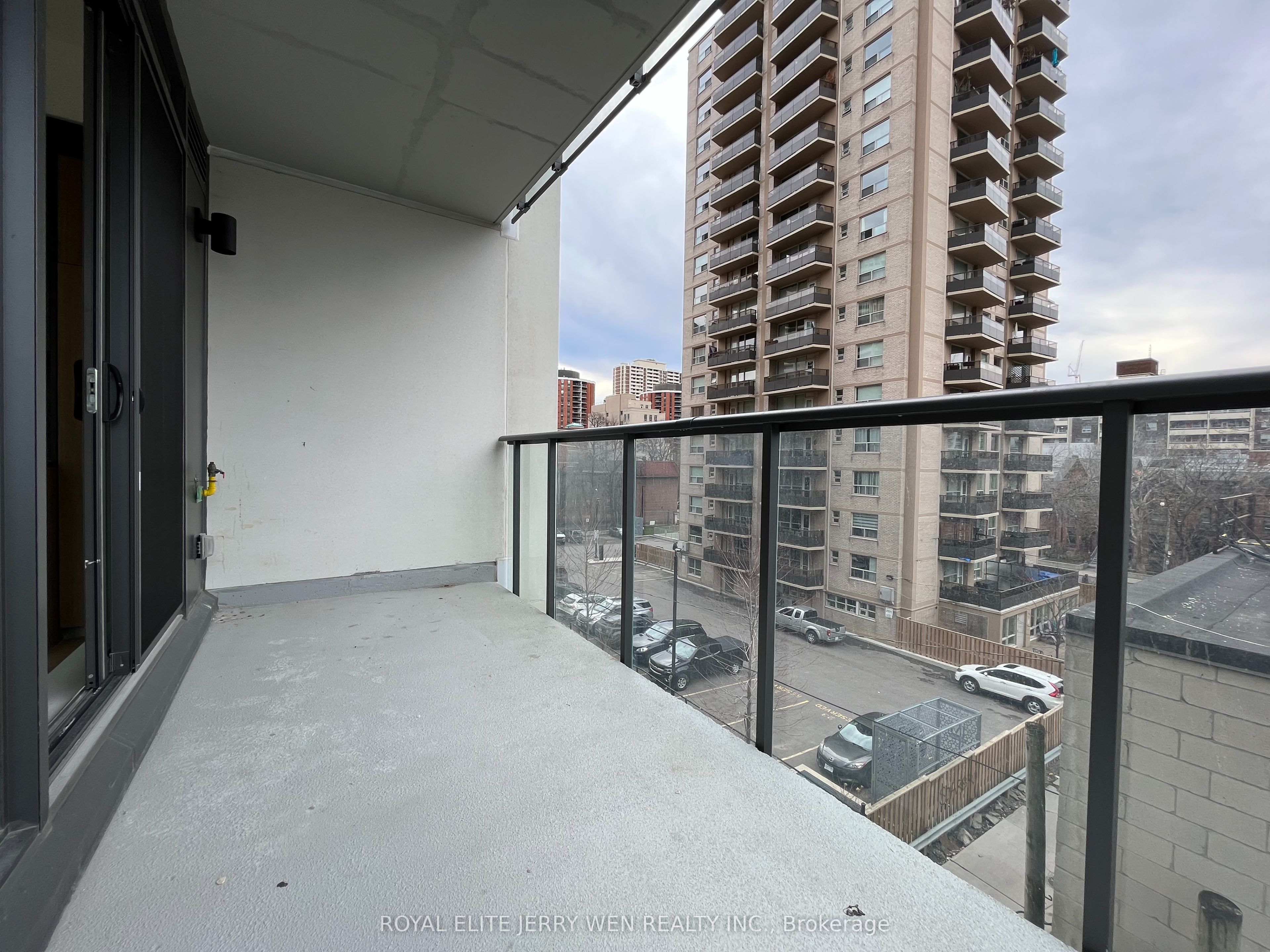 81 Wellesley Street E 303 Property Photo 11