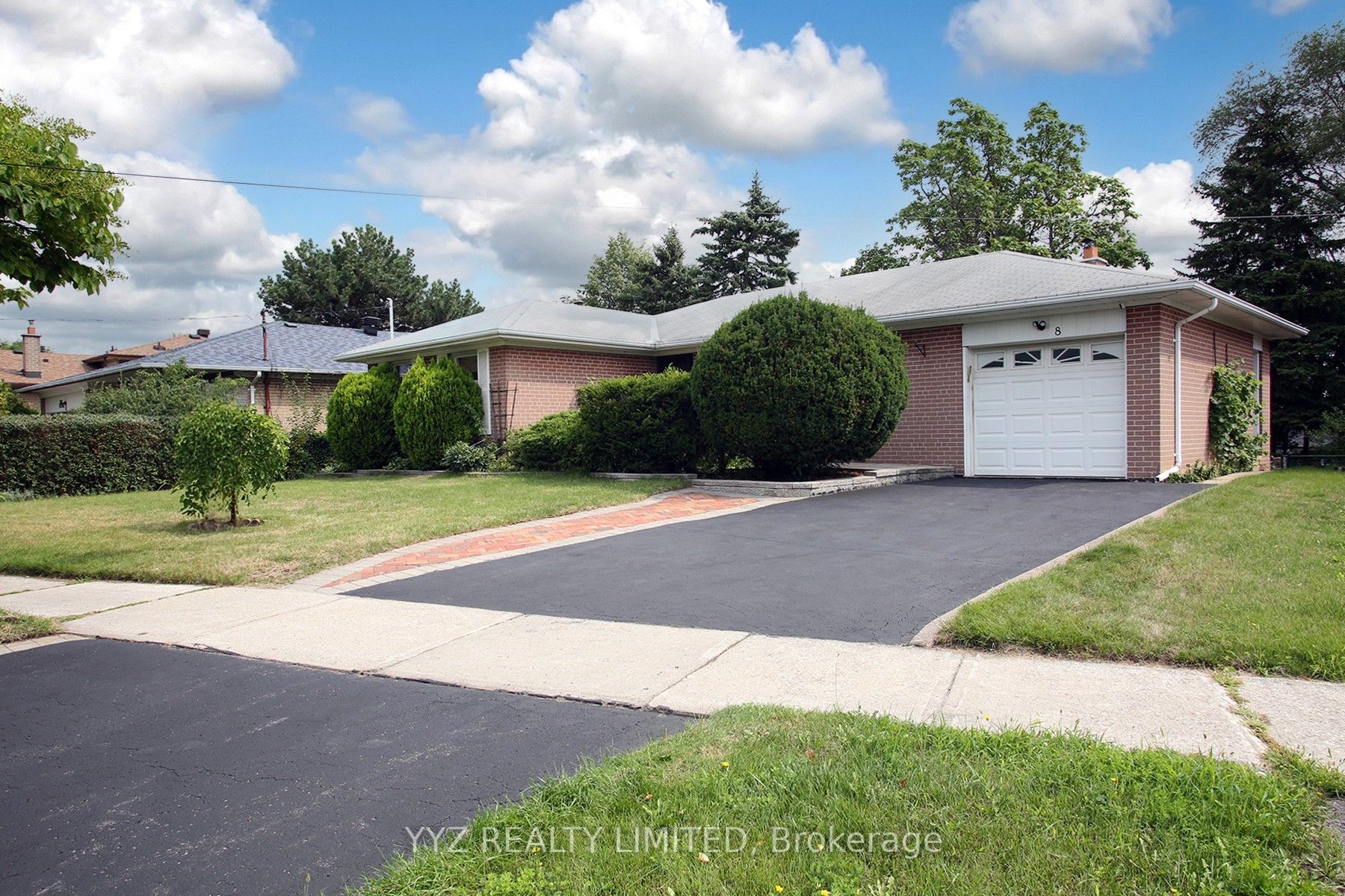 8 Snowcrest Avenue Property Photo 2