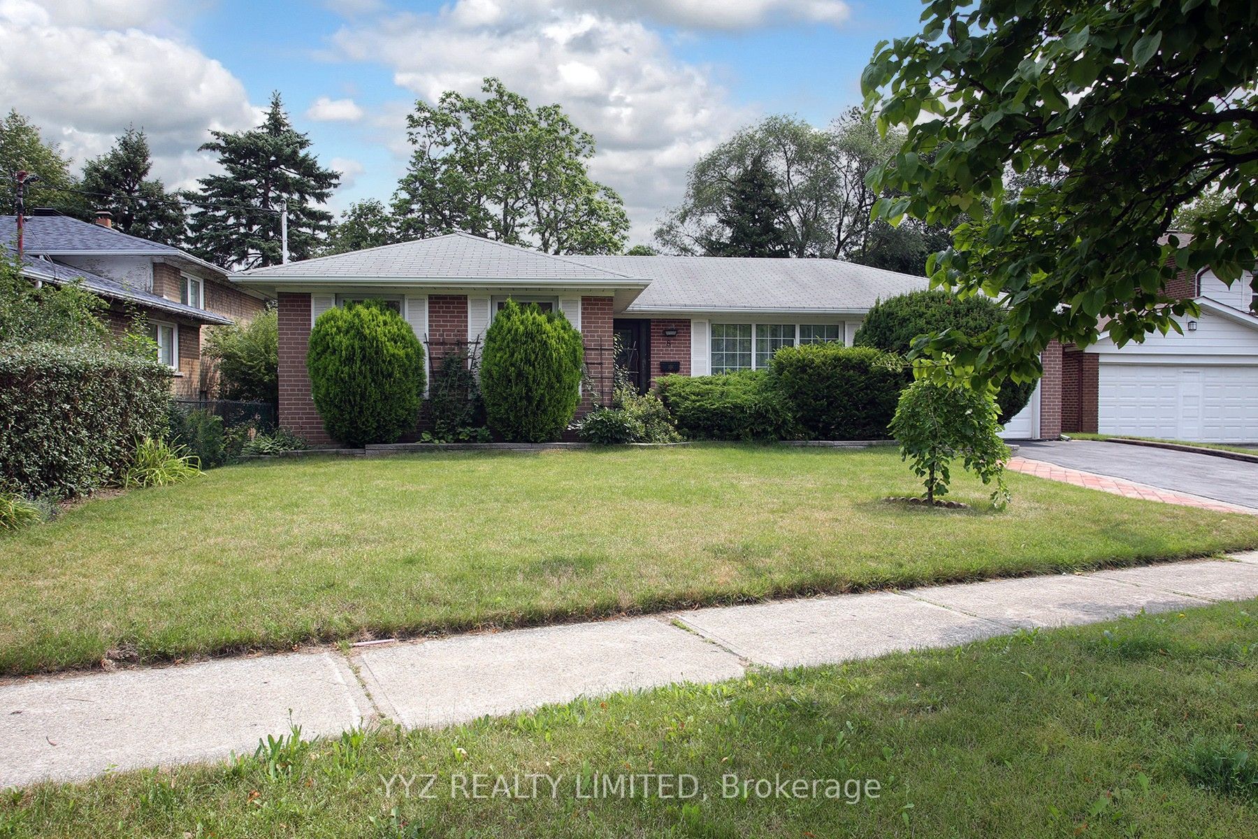 8 Snowcrest Avenue Property Photo 3