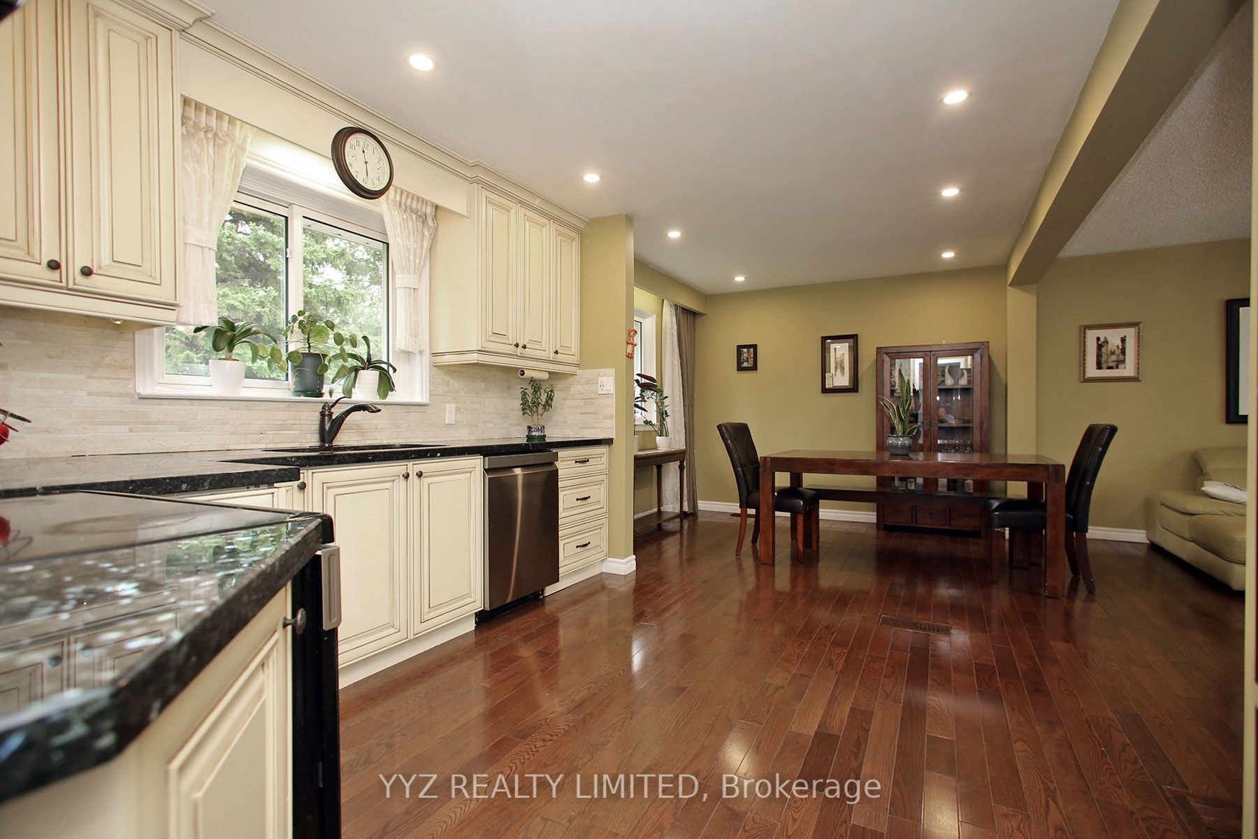 8 Snowcrest Avenue Property Photo 8
