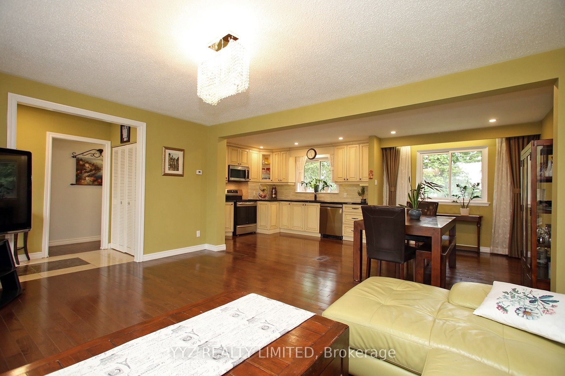 8 Snowcrest Avenue Property Photo 9