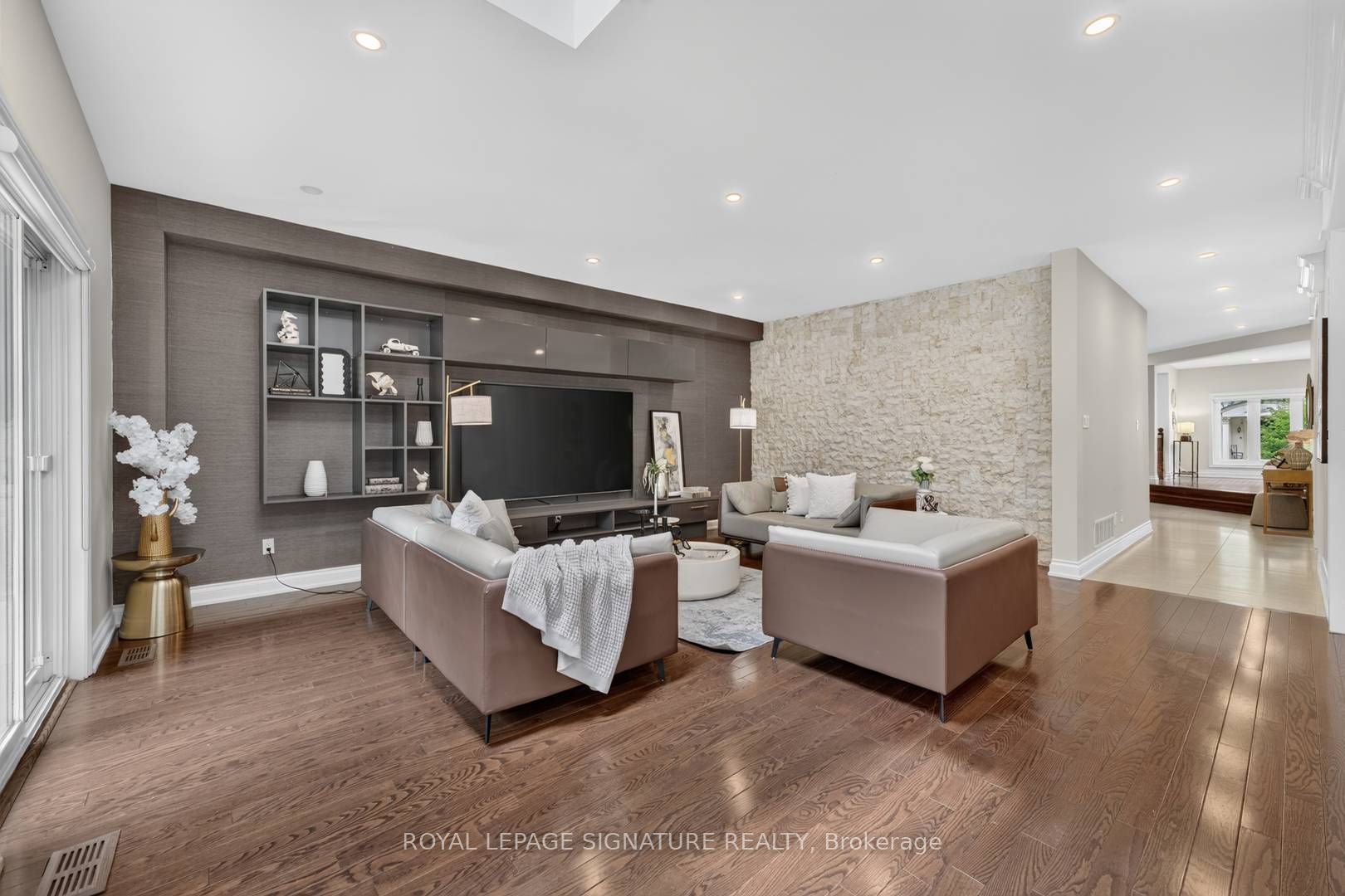 253 Byng Avenue Property Photo 13