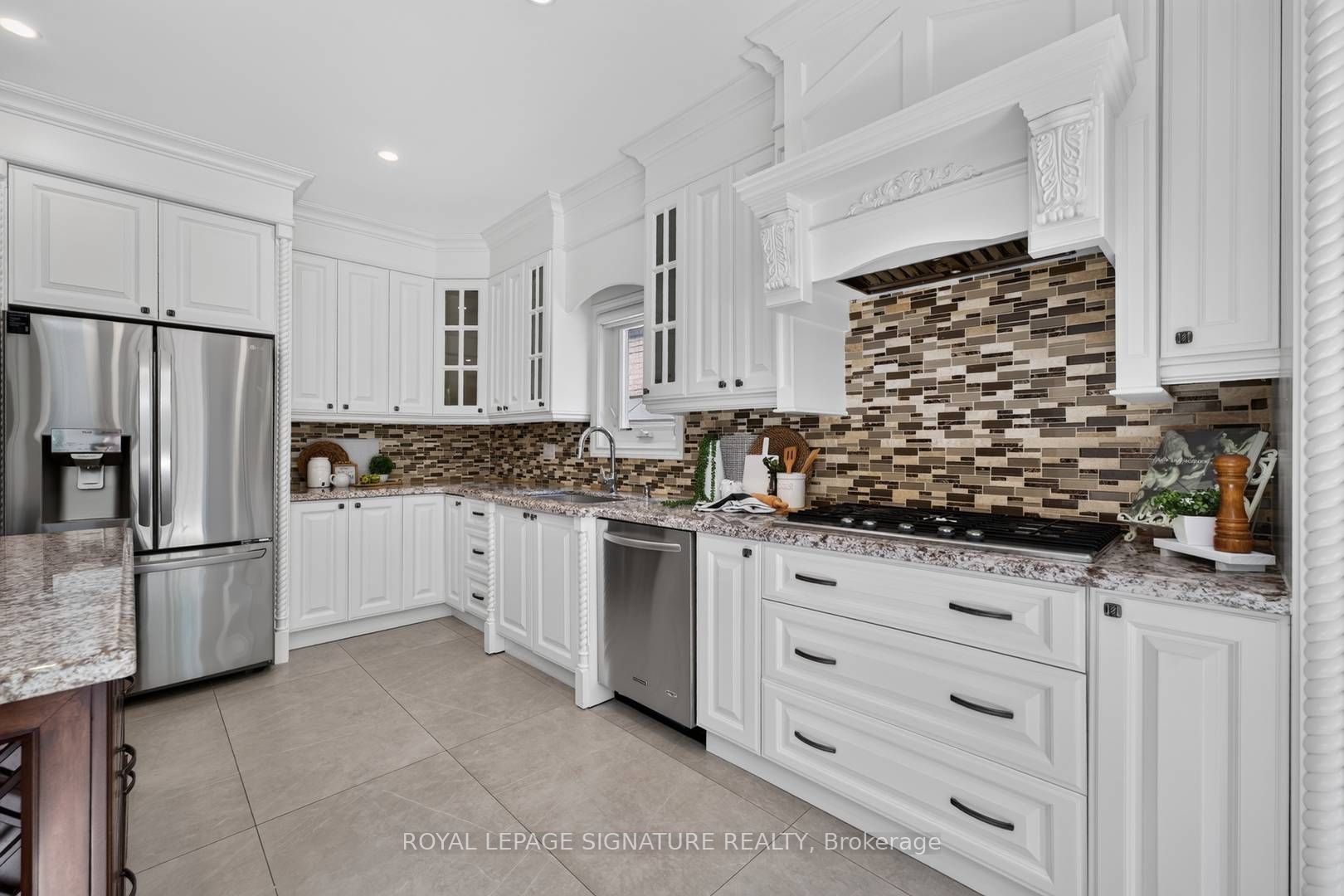253 Byng Avenue Property Photo 19