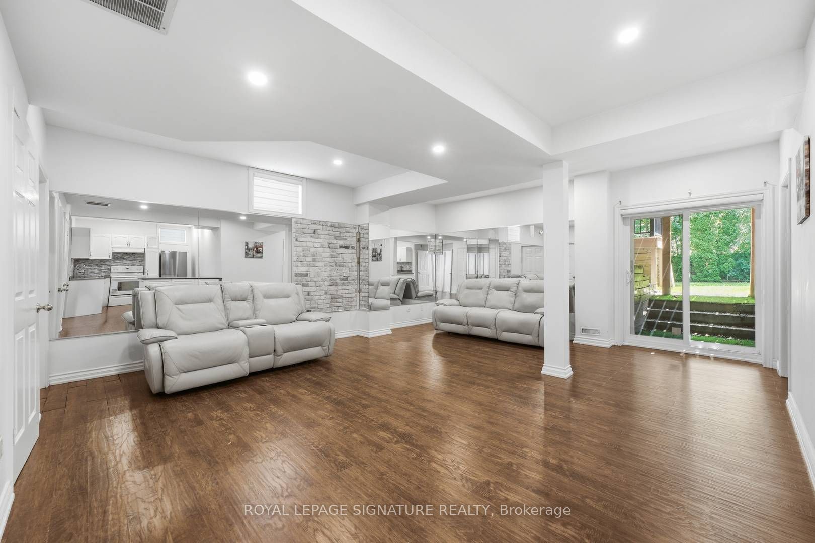 253 Byng Avenue Property Photo 29