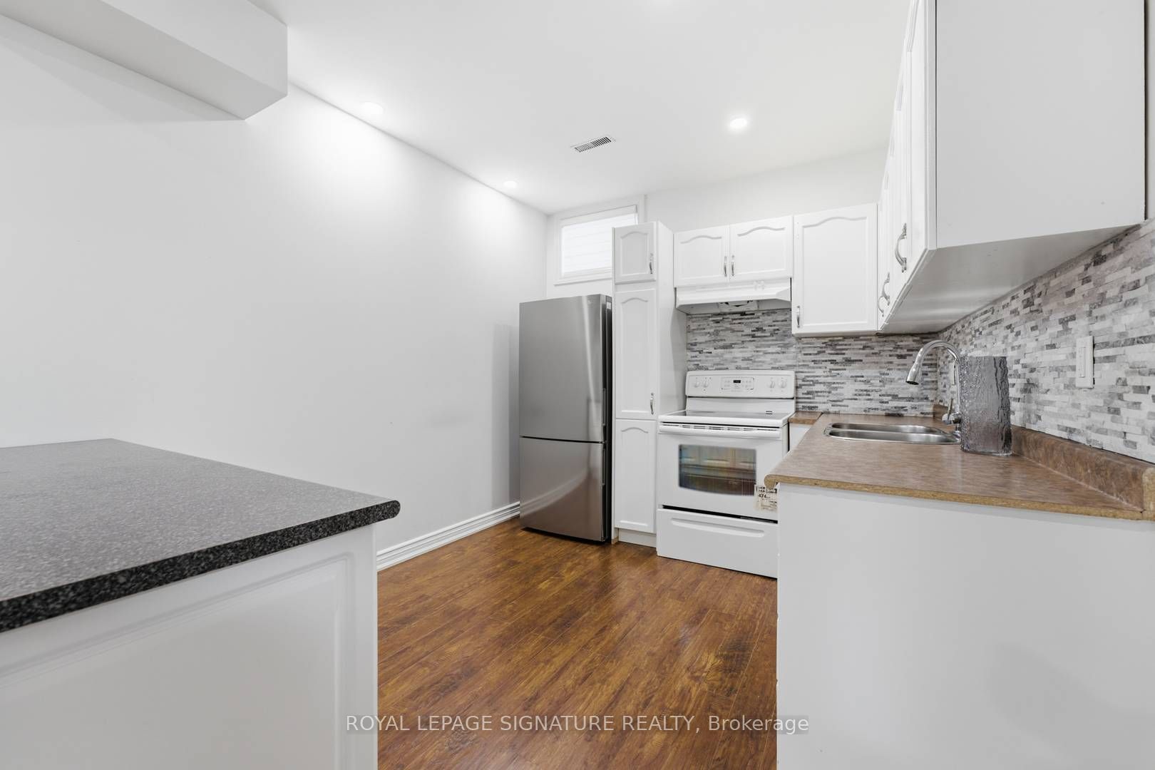 253 Byng Avenue Property Photo 31
