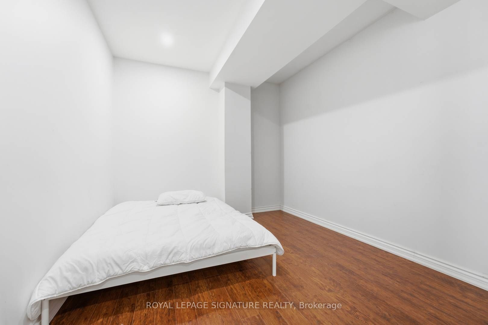 253 Byng Avenue Property Photo 33