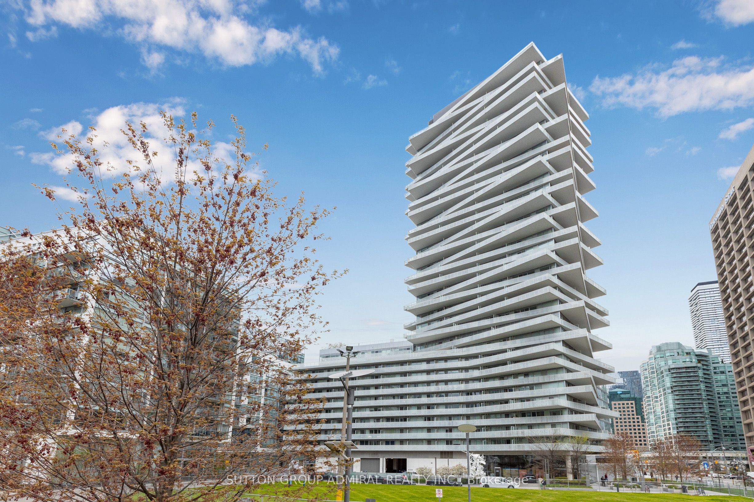 15 Queens Quay E 208 Property Photo 4