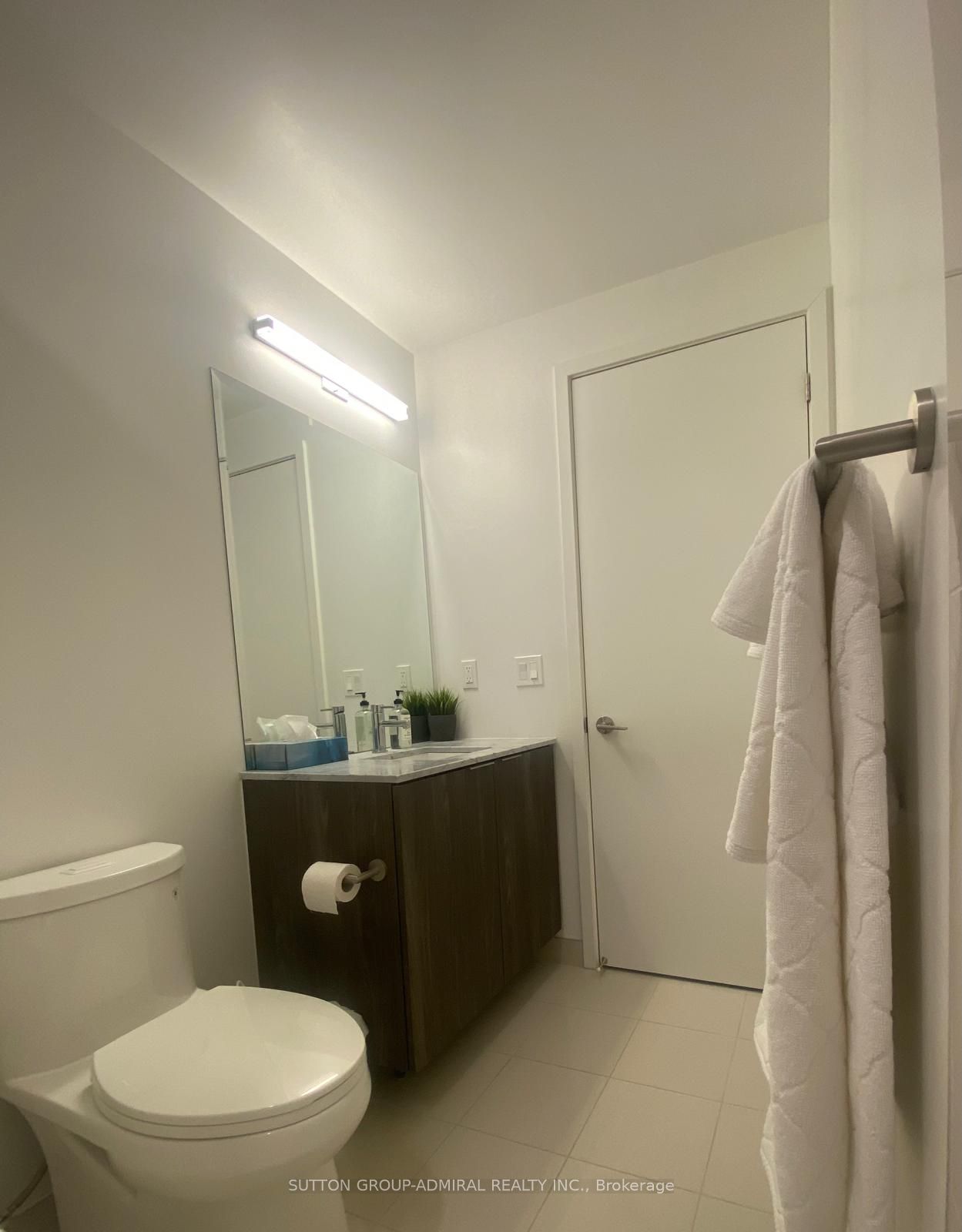 15 Queens Quay E 208 Property Photo 17