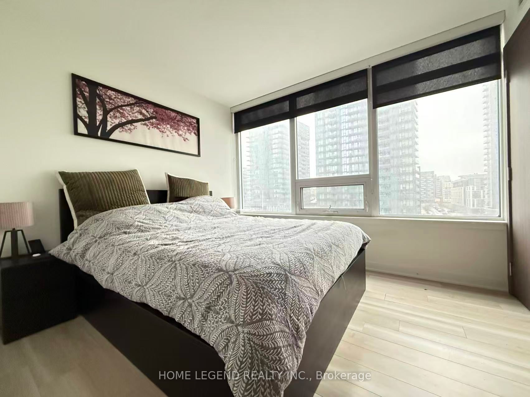 17 Bathurst Street 710 Property Photo 4