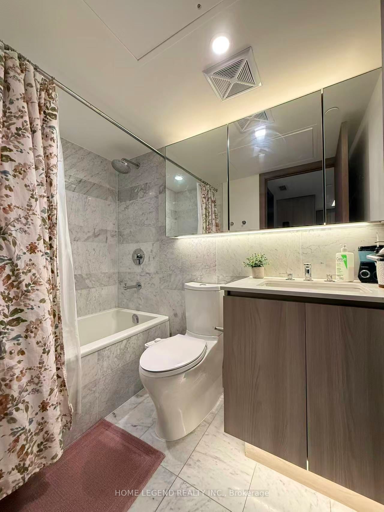 17 Bathurst Street 710 Property Photo 5
