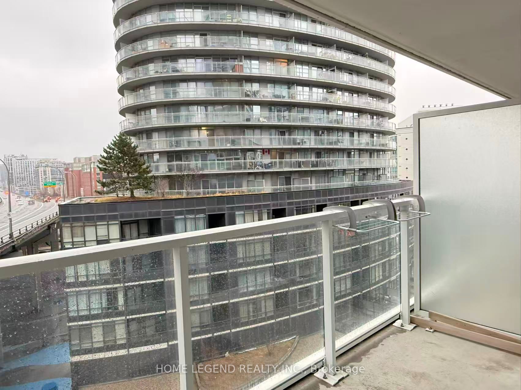 17 Bathurst Street 710 Property Photo 7