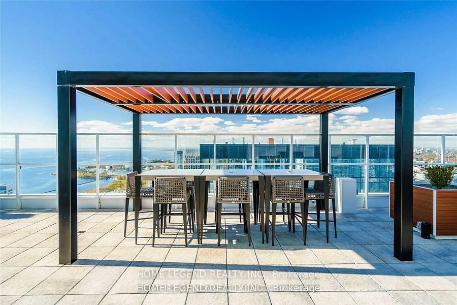 17 Bathurst Street 710 Property Photo 8
